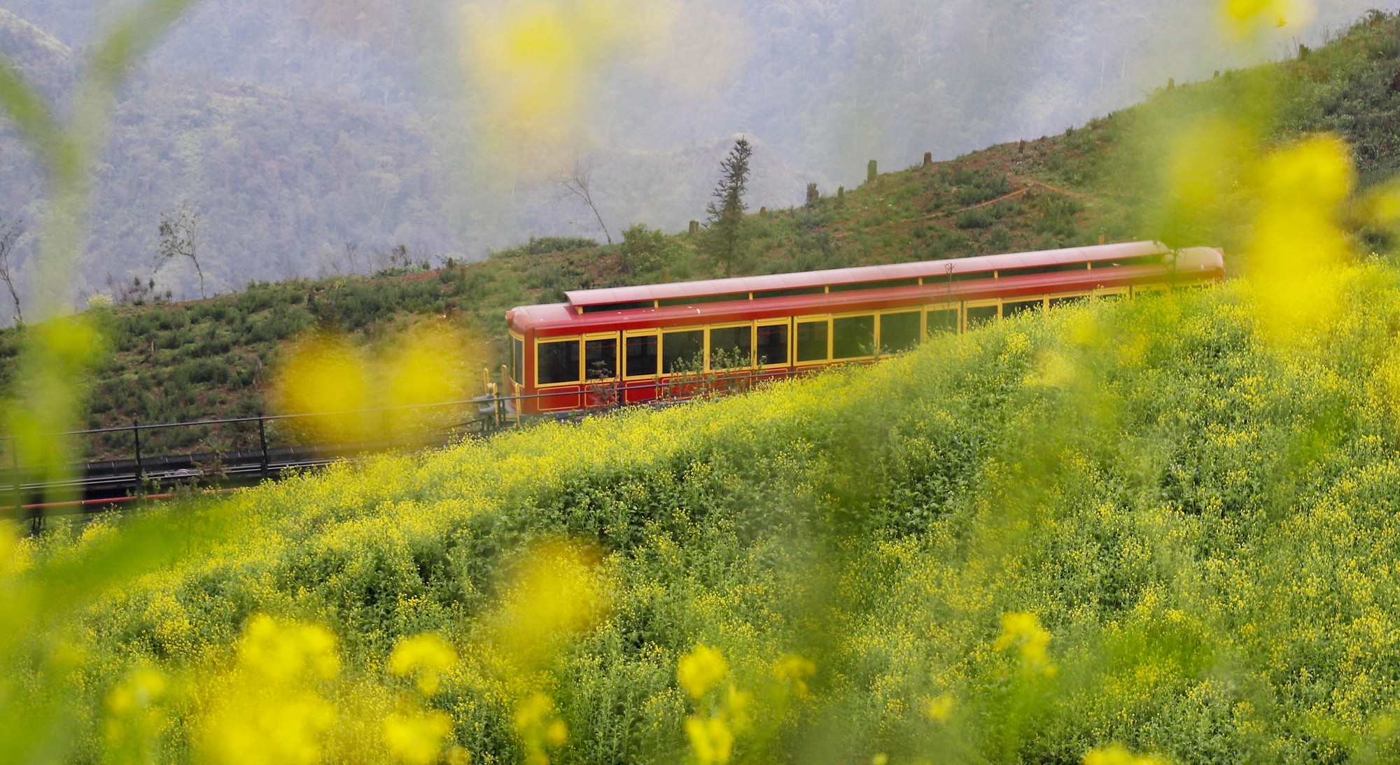 Sun World Fansipan Legend miễn phí vé tàu hỏa cho du khách 4 tỉnh - Ảnh 2.