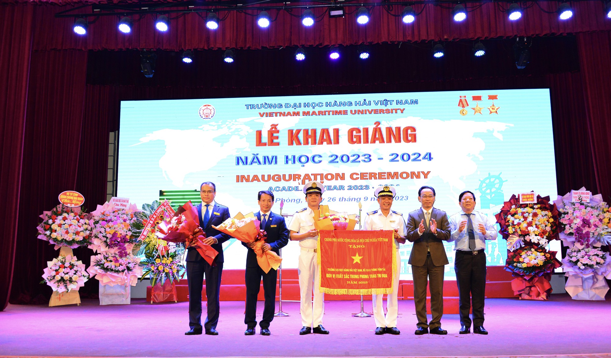 Trường Đại học Hàng hải Việt Nam tổ chức Khai giảng năm học mới và đón nhận Cờ thi đua Chính phủ - Ảnh 1. Trường Đại học Hàng hải Việt Nam tổ chức Khai giảng năm học mới và đón nhận Cờ thi đua Chính phủ - Ảnh 1.