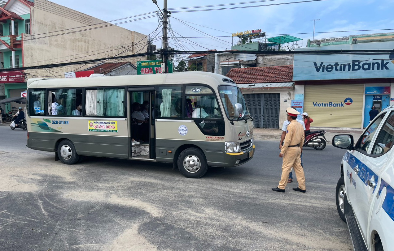 Tăng cường quản lý phương tiện, đảm bảo an toàn việc đưa đón học sinh - Ảnh 1.