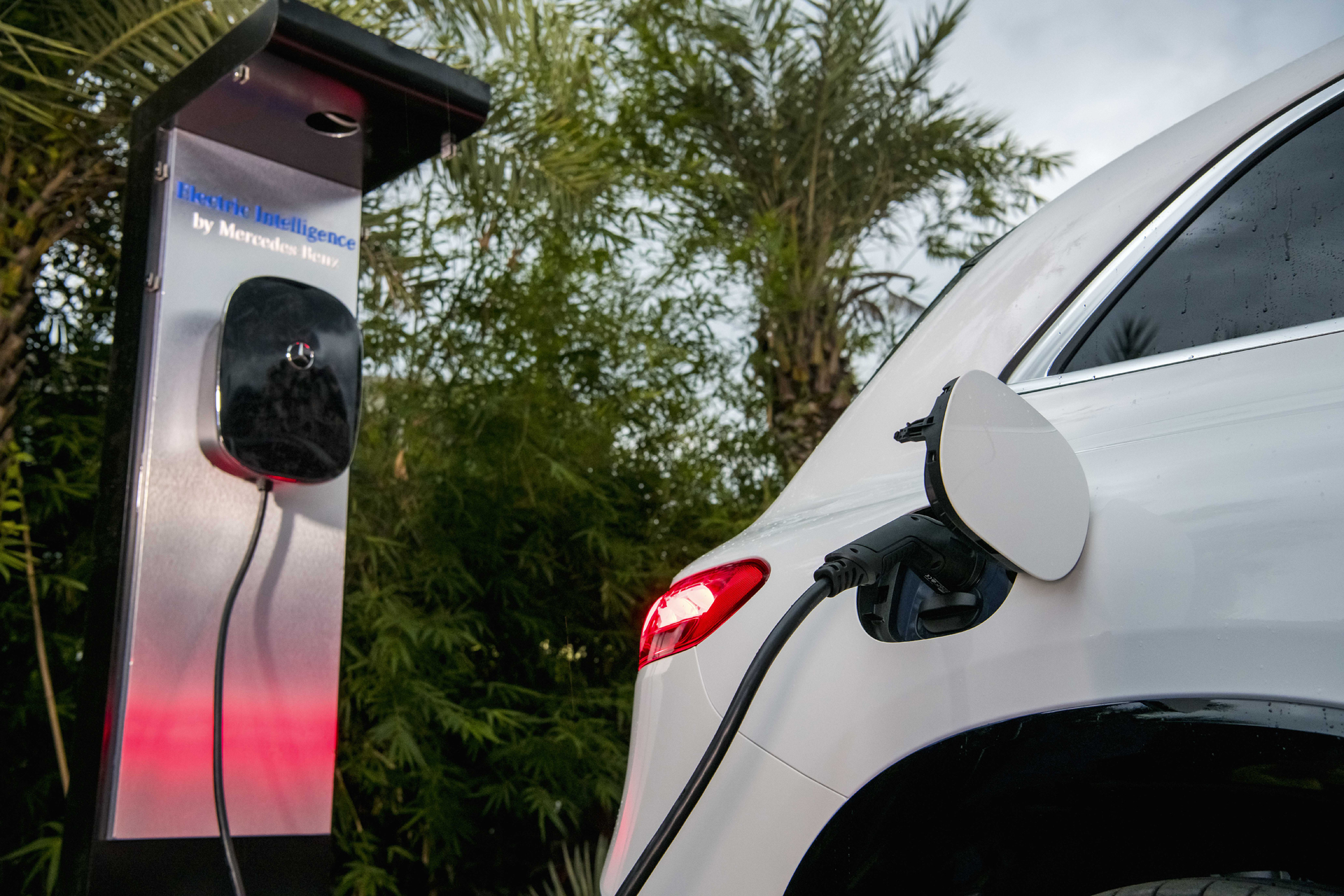 Chi tiết SUV thuần điện Mercedes EQS 500 4Matic giá gần 5 tỷ đồng - Ảnh 7. Chi tiết SUV thuần điện Mercedes EQS 500 4Matic giá gần 5 tỷ đồng