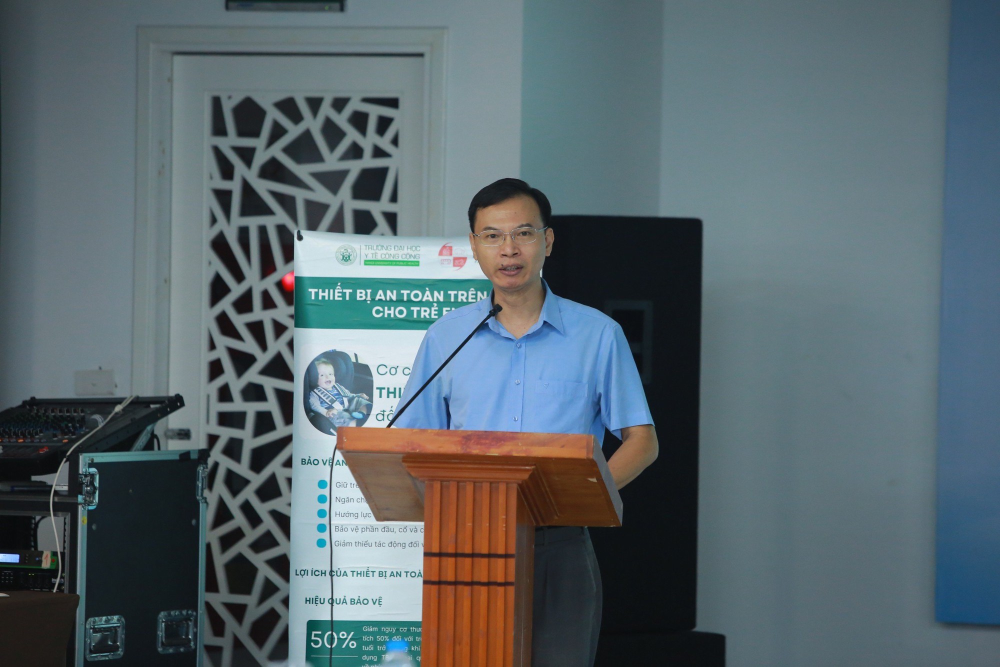 Cần luật hoá quy định thiết bị an toàn cho trẻ đi ô tô  - Ảnh 1.