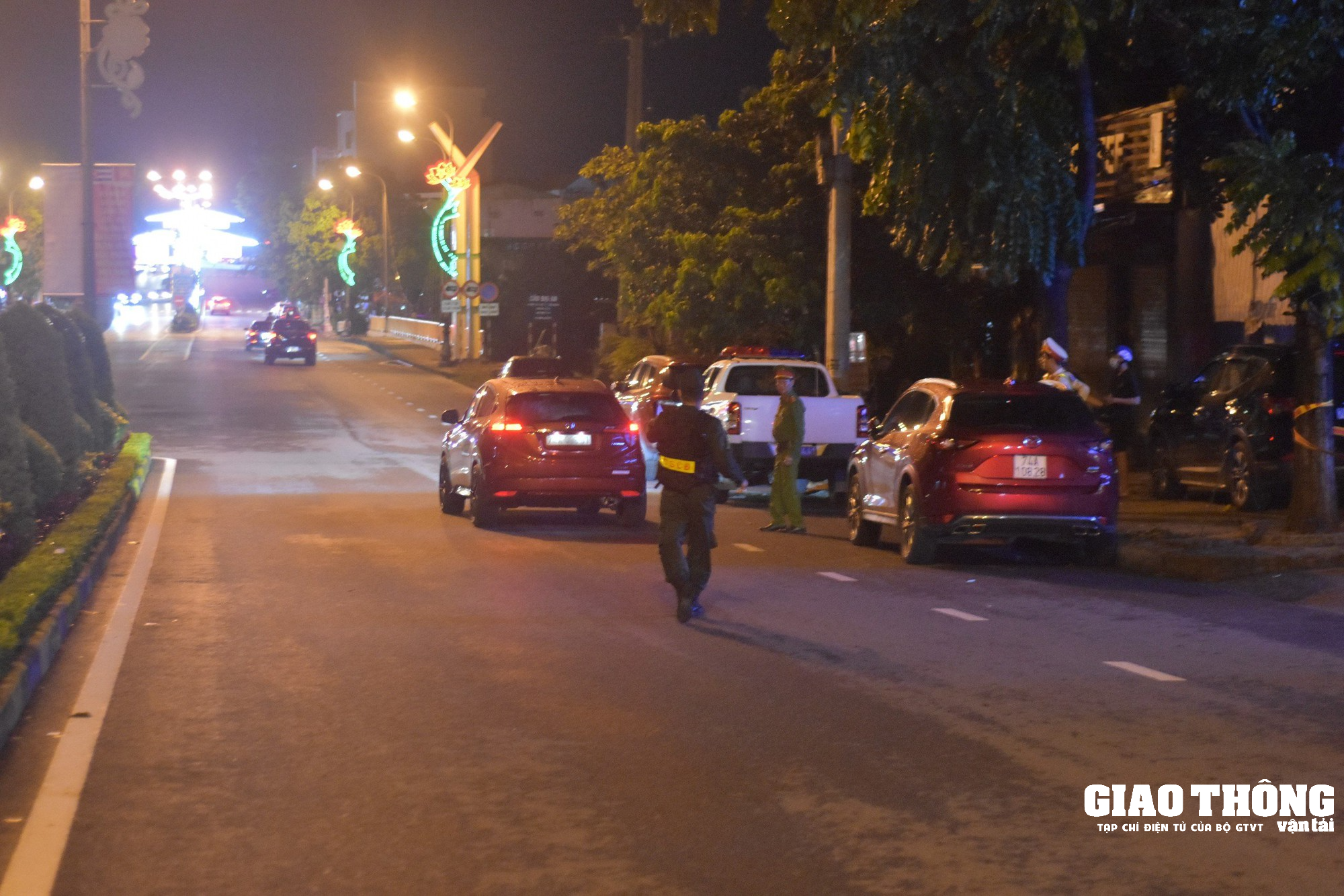 Quảng Trị: Tài xế bỏ lại xe, không hợp tác với lực lượng CSGT khi vi phạm nồng độ cồn - Ảnh 6. Quảng Trị: Tài xế bỏ lại xe, không hợp tác với lực lượng CSGT khi vi phạm nồng độ cồn - Ảnh 6.