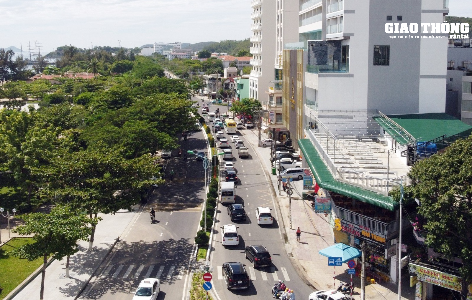 Nha Trang ô tô, tàu thuyền tấp nập dịp nghỉ lễ 2/9 - Ảnh 3.