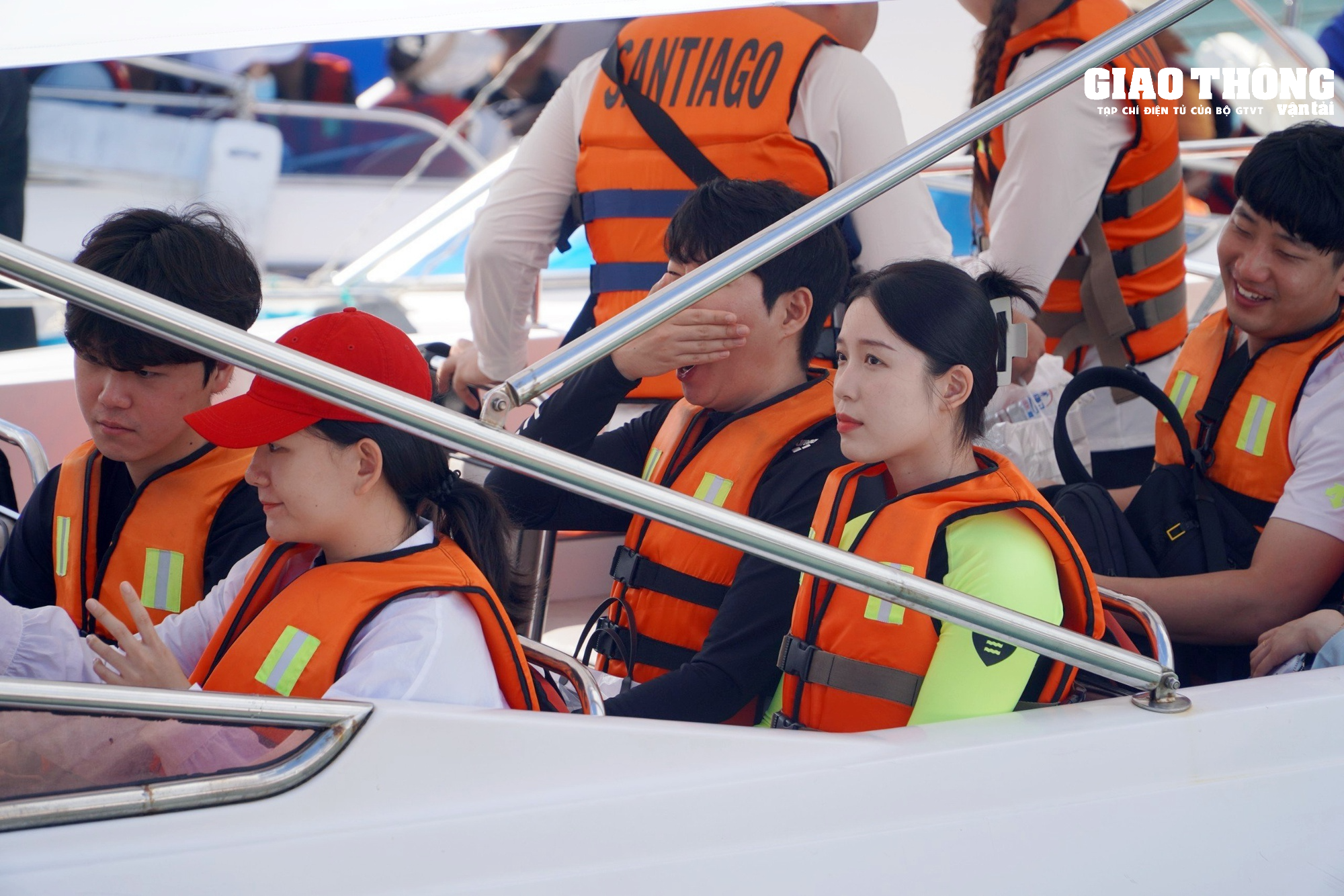 Nha Trang ô tô, tàu thuyền tấp nập dịp nghỉ lễ 2/9 - Ảnh 7.