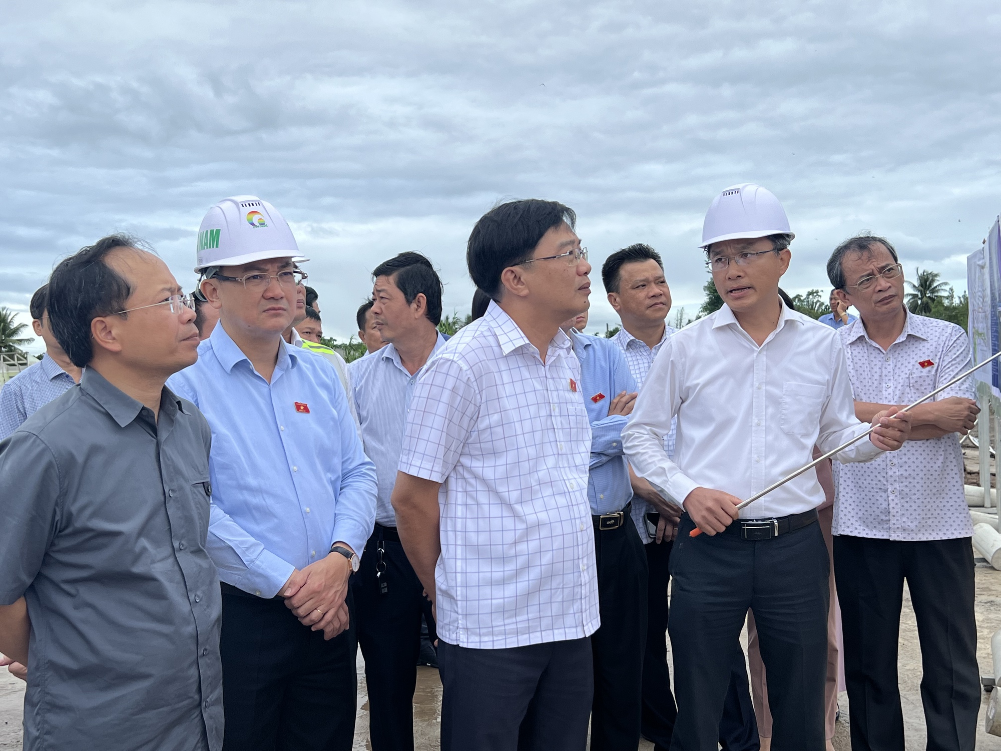 Kiến nghị kéo dài cơ chế đặc thù cấp mỏ vật liệu  - Ảnh 1.