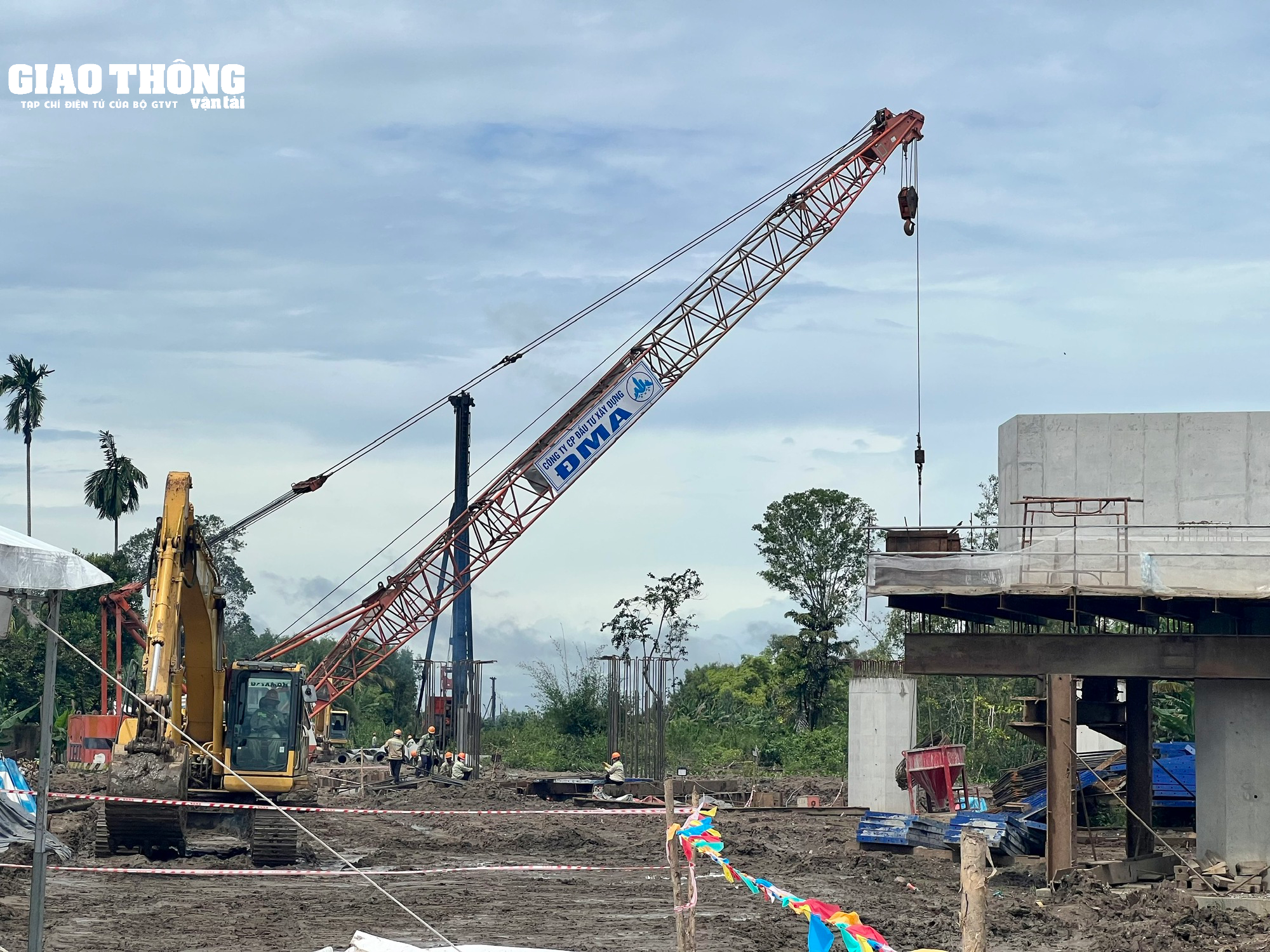 Phó Thủ tướng Trần Hồng Hà kiểm tra thi công cao tốc Cần Thơ - Cà Mau  - Ảnh 3.