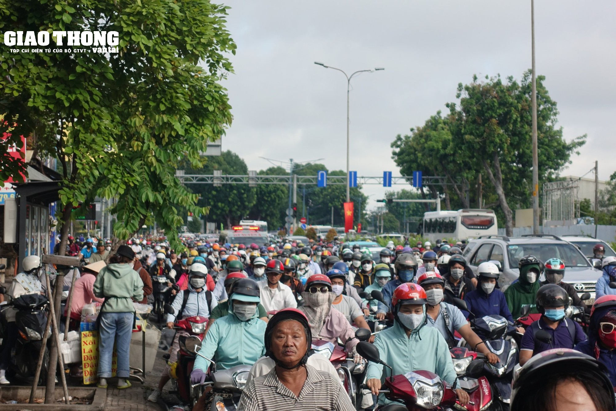 TP.HCM nhiều tuyến đường ùn tắc giao thông sau kỳ nghỉ lễ 2/9 - Ảnh 2.