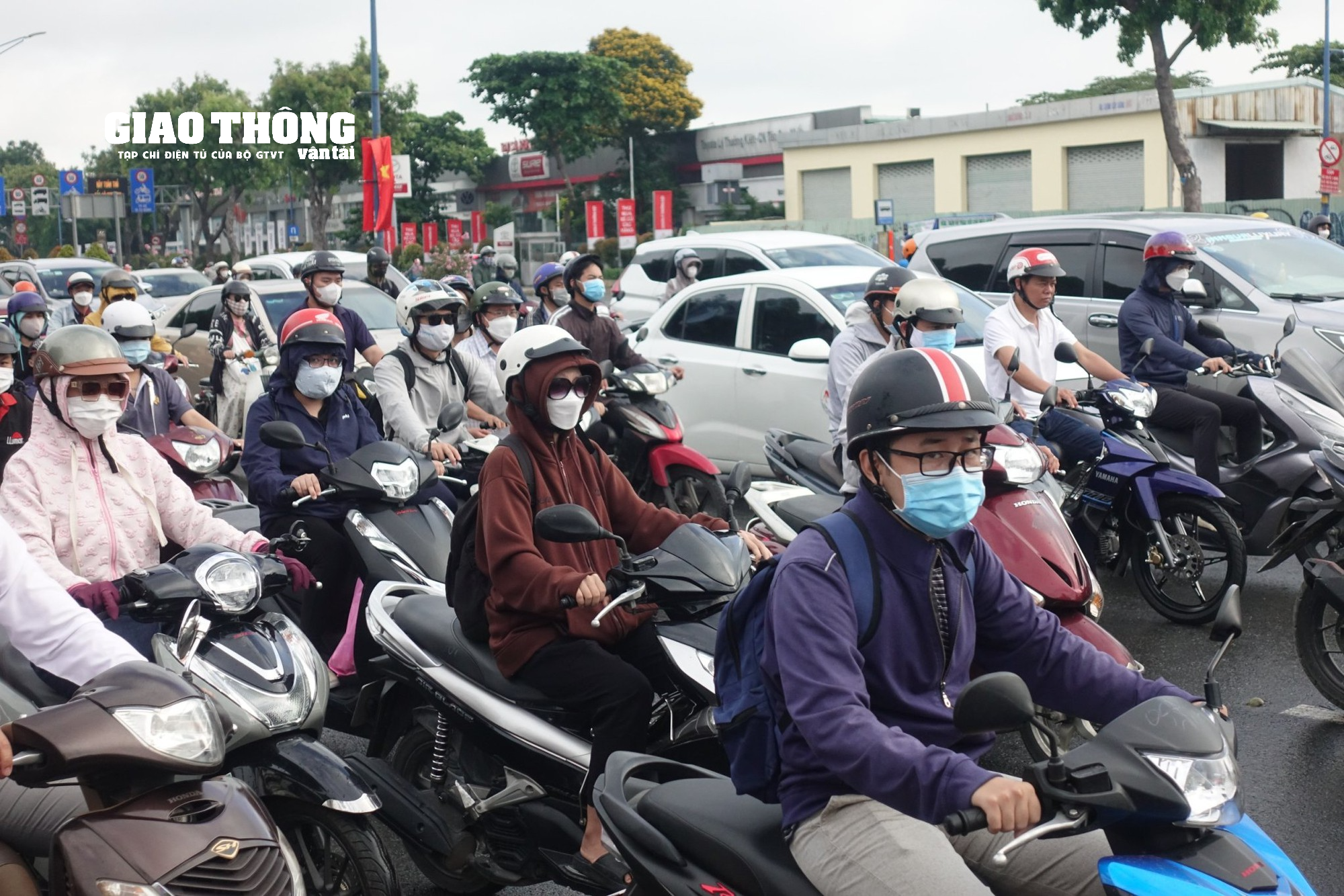 TP.HCM nhiều tuyến đường ùn tắc giao thông sau kỳ nghỉ lễ 2/9 - Ảnh 6.