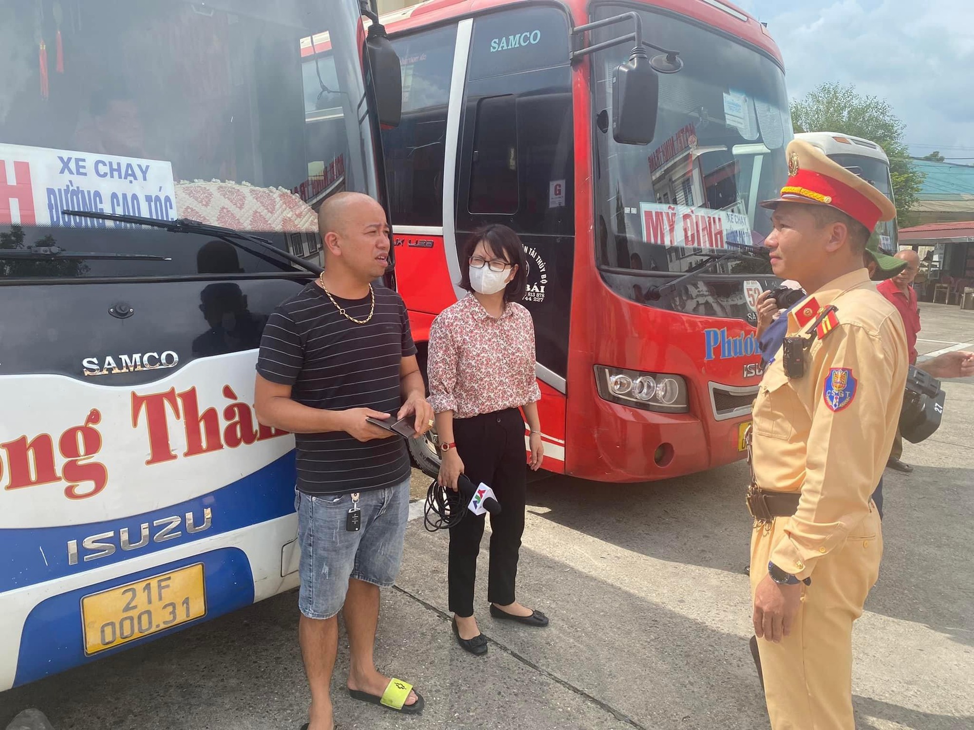 Nửa tháng, cả nước xảy ra 45 vụ TNGT liên quan ôtô khách và xe container - Ảnh 1. Nửa tháng, cả nước xảy ra 45 vụ TNGT liên quan ôtô khách và xe container - Ảnh 1.