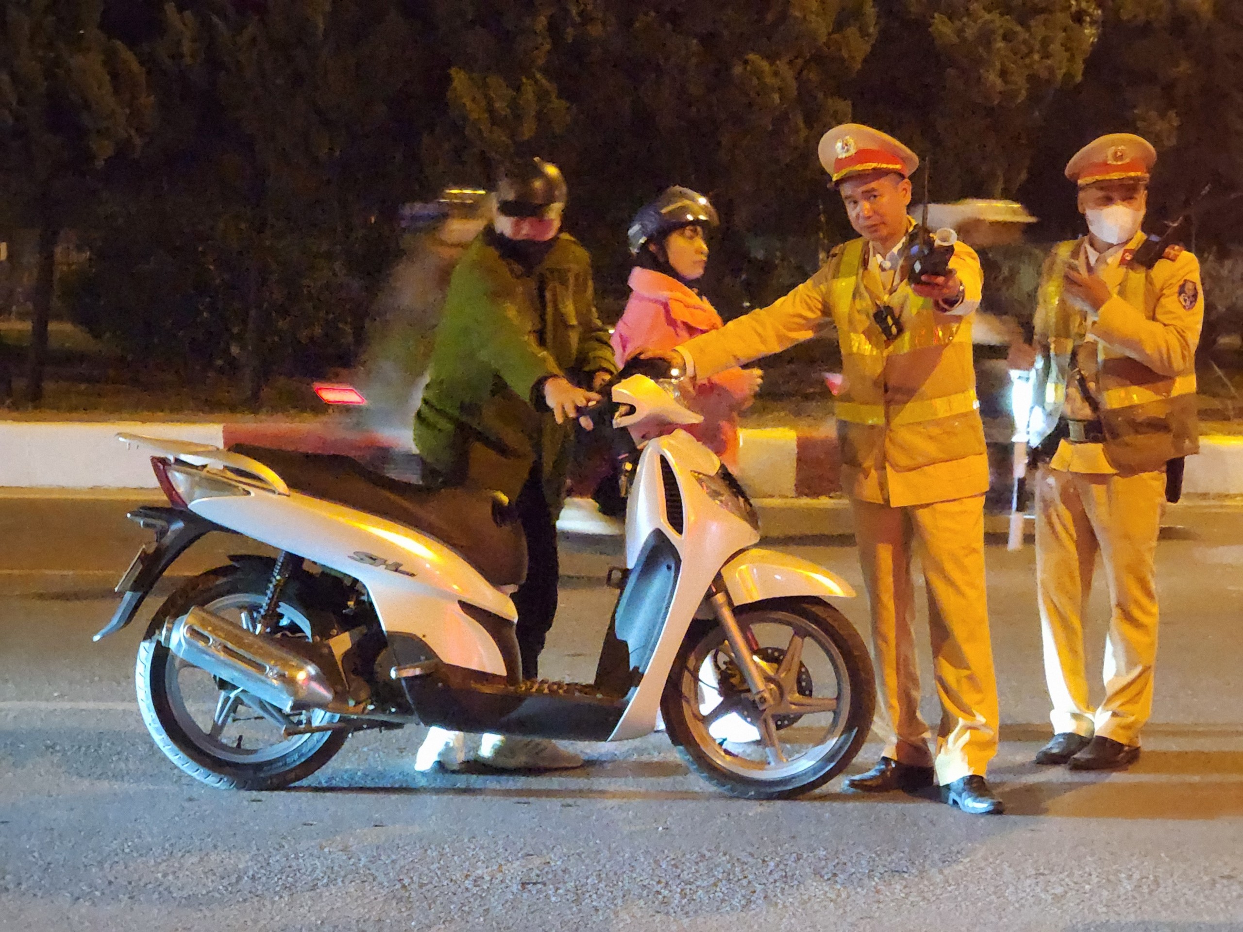 Cao điểm tổng kiểm tra xử lý vi phạm giao thông trên toàn quốc dịp Tết- Ảnh 4.