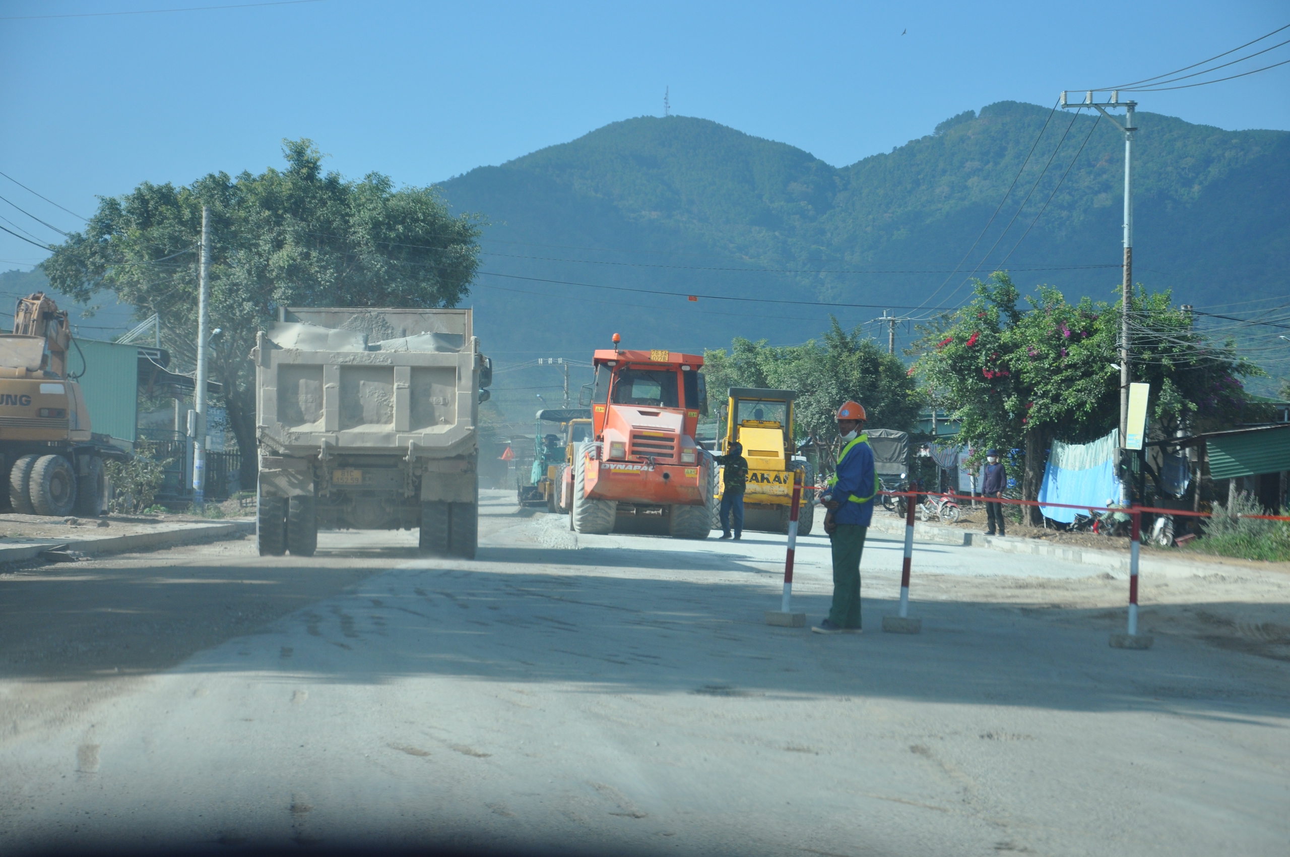 Thứ trưởng Bộ GTVT kiểm tra tiến độ thi công QL19 qua Gia Lai- Ảnh 3.