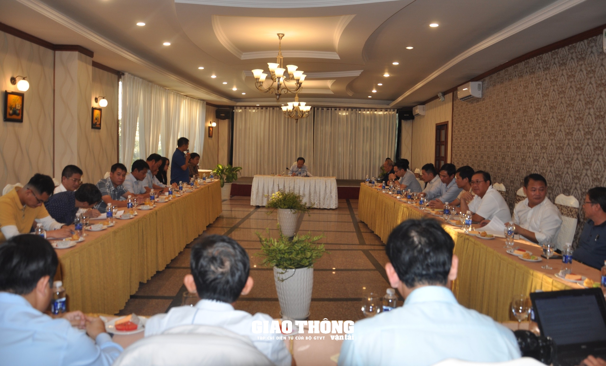 Thứ trưởng Bộ GTVT kiểm tra tiến độ thi công QL19 qua Gia Lai- Ảnh 1.