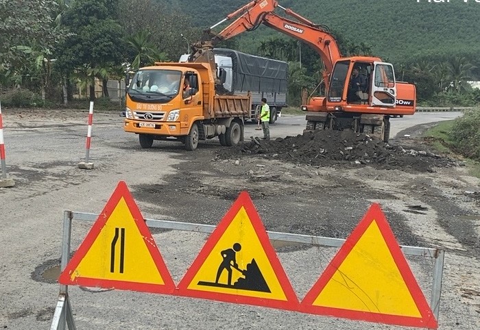 Cận cảnh sửa chữa mặt đường hầm Hải Vân - Túy Loan- Ảnh 11.