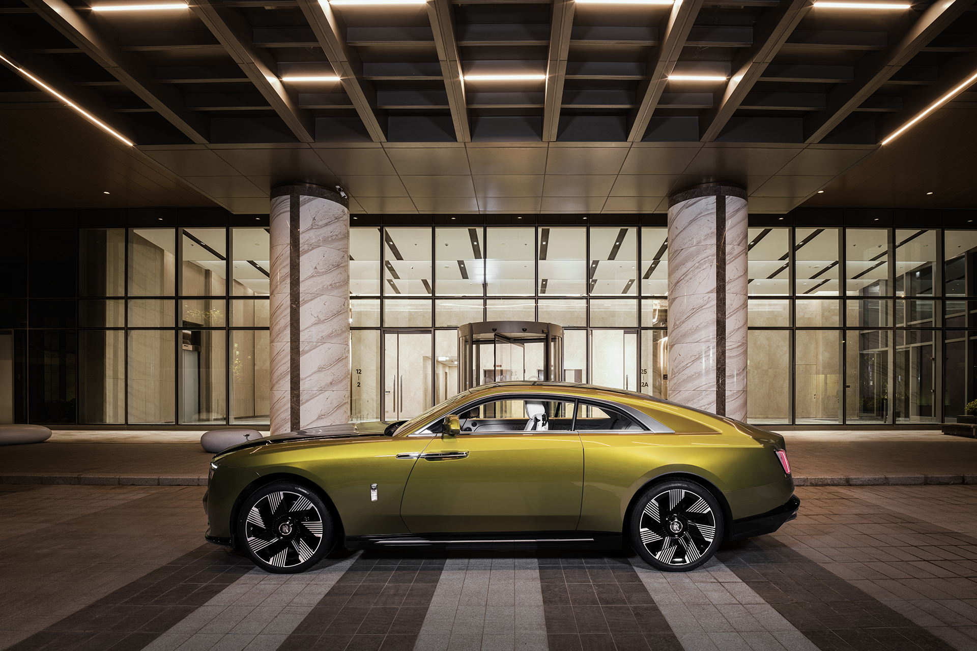 Rolls-Royce Spectre - Coupé siêu sang thuần điện đầu tiên giá từ 18 tỷ đồng- Ảnh 3.