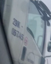 Xe chở rác vượt biển cấm “quần thảo” tuyến đường đô thị “trăm tỷ”- Ảnh 4. Xe chở rác vượt biển cấm “quần thảo” tuyến đường đô thị “trăm tỷ”- Ảnh 4.