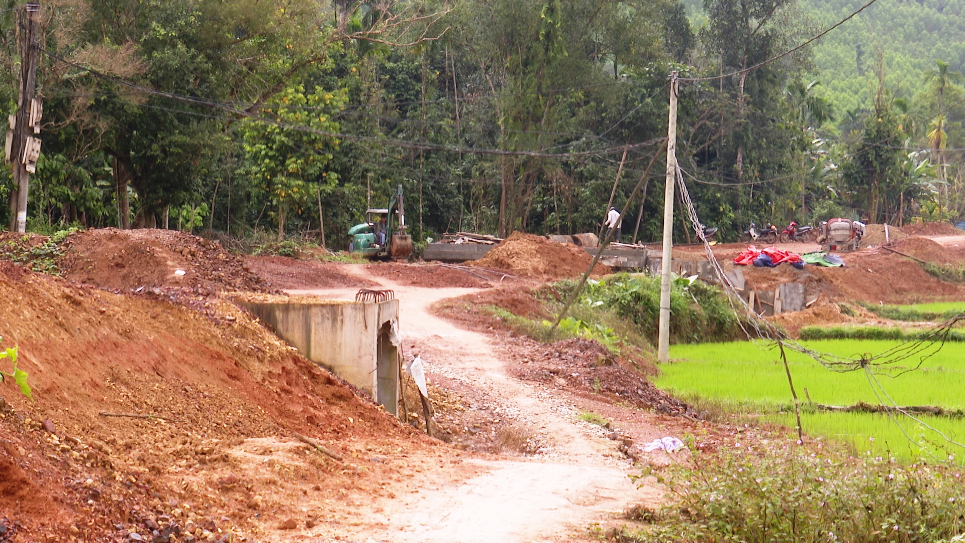Quảng Nam: Thi công đường 