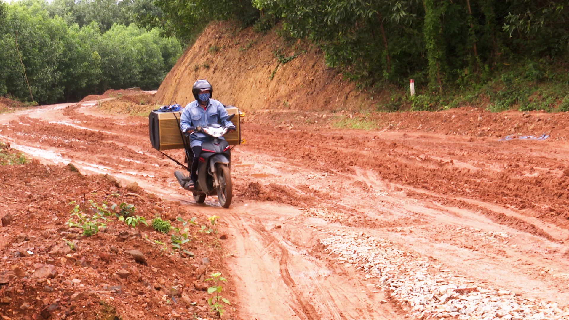 Quảng Nam: Thi công đường 