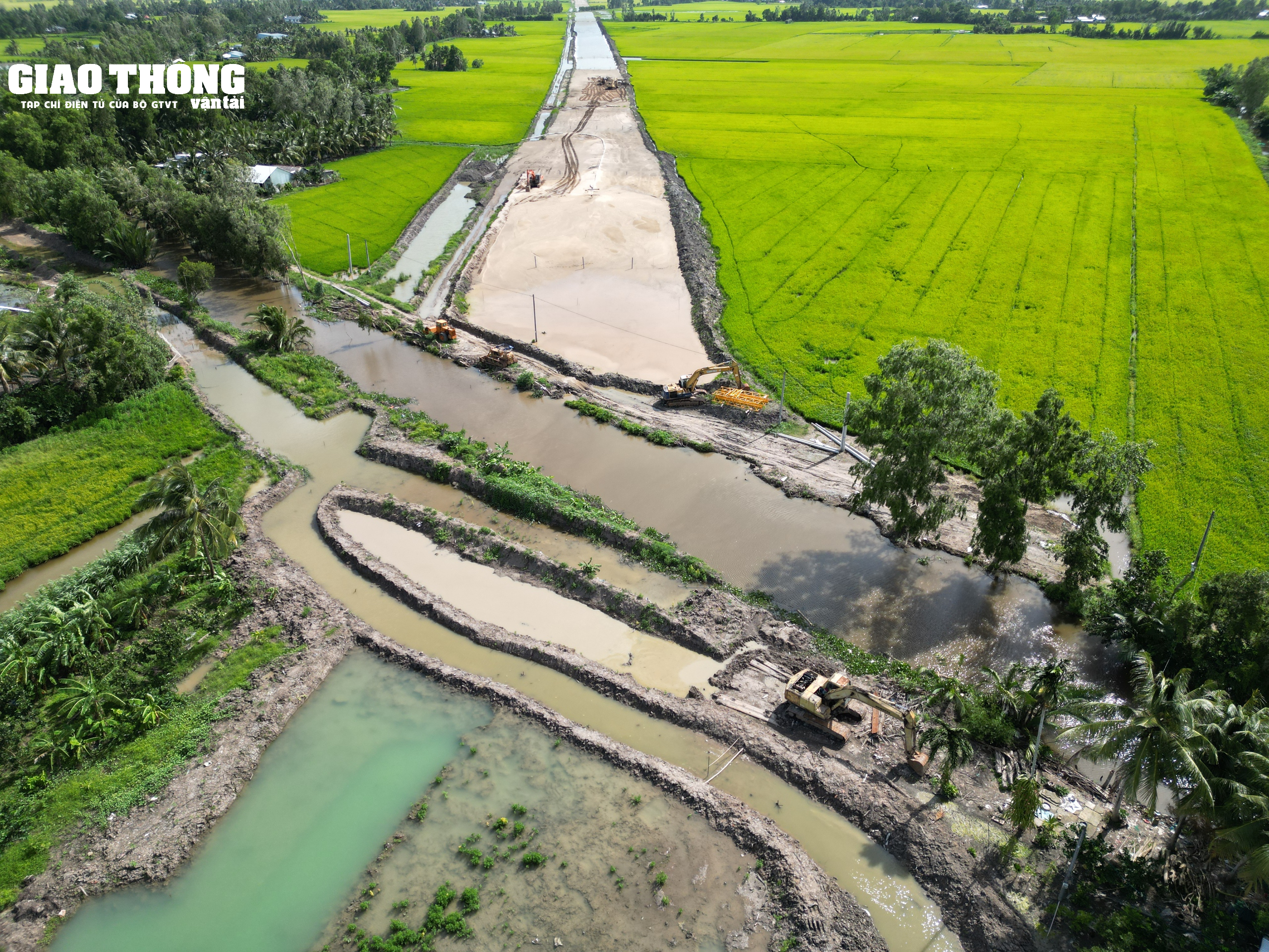 Nhà thầu làm chậm cao tốc Cần Thơ - Cà Mau ký cam kết thi công - Ảnh 2. Nhà thầu làm chậm cao tốc Cần Thơ - Cà Mau ký cam kết thi công - Ảnh 2.