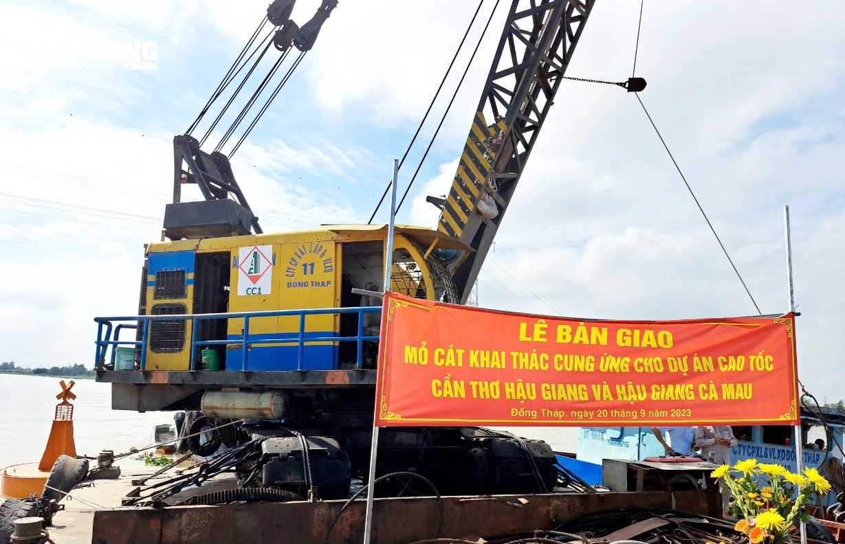 Nhà thầu làm chậm cao tốc Cần Thơ - Cà Mau ký cam kết thi công - Ảnh 6. Nhà thầu làm chậm cao tốc Cần Thơ - Cà Mau ký cam kết thi công - Ảnh 6.