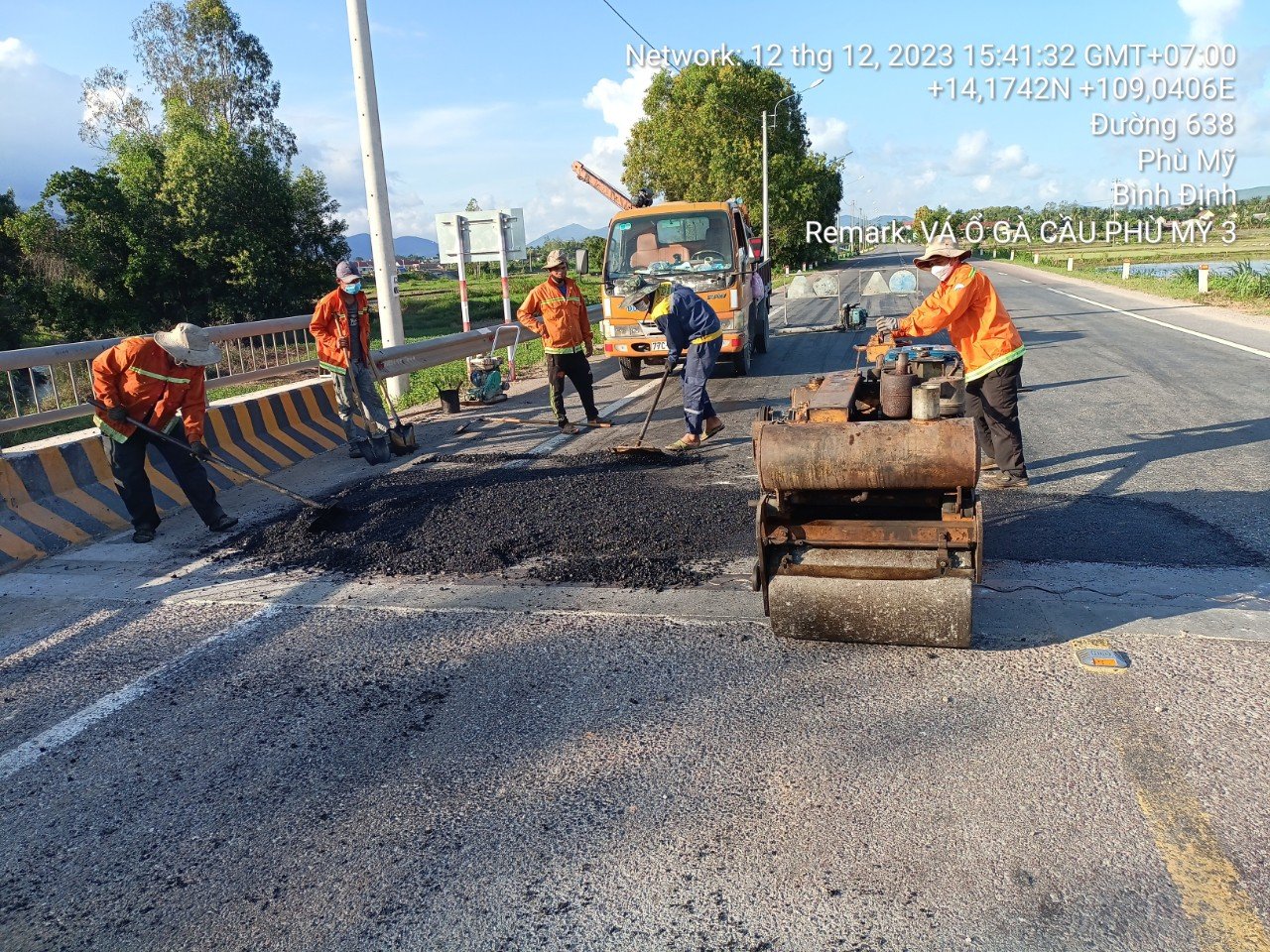 Cận cảnh sửa chữa mặt đường, đảm bảo ATGT tuyến QL1 qua tỉnh Bình Định- Ảnh 8. Cận cảnh sửa chữa mặt đường, đảm bảo ATGT tuyến QL1 qua tỉnh Bình Định- Ảnh 8.