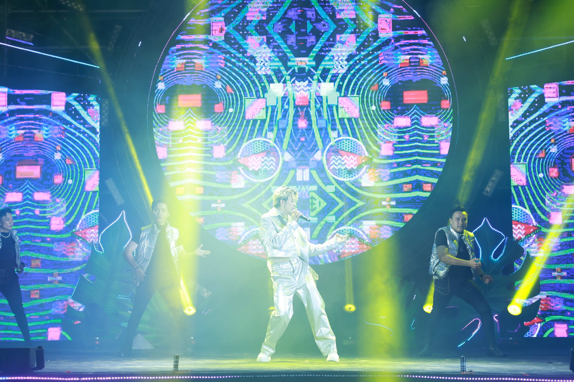 Phú Quốc United Center đón năm mới rực rỡ trọn vẹn- Ảnh 8. Phú Quốc United Center đón năm mới rực rỡ trọn vẹn- Ảnh 8.