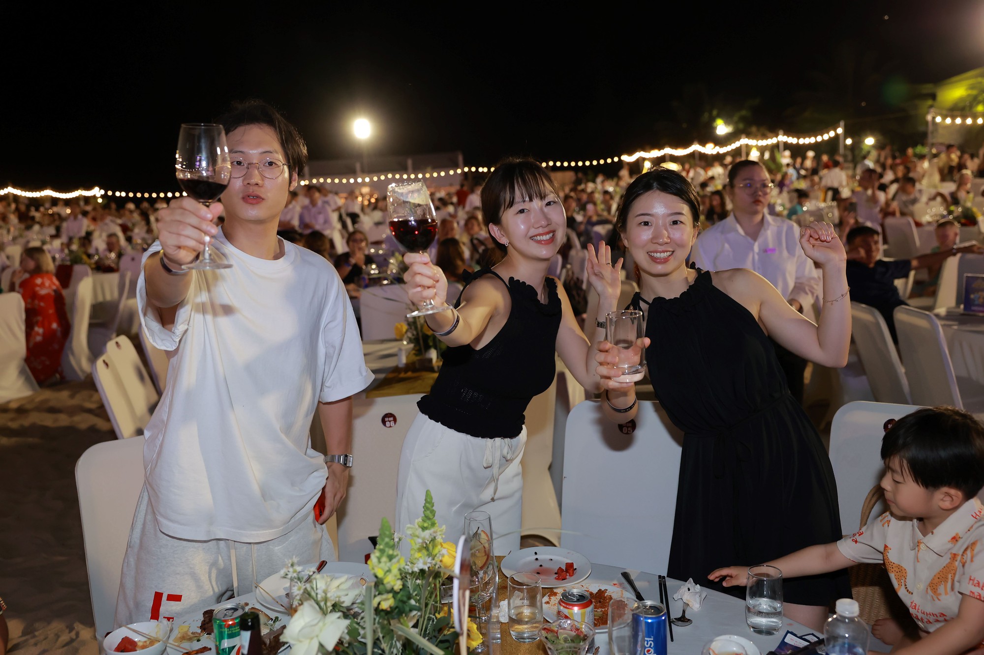 Phú Quốc United Center đón năm mới rực rỡ trọn vẹn- Ảnh 14. Phú Quốc United Center đón năm mới rực rỡ trọn vẹn- Ảnh 14.