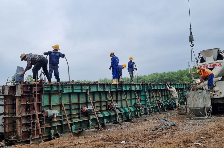 Cao tốc Vạn Ninh - Cam Lộ qua Quảng Trị đang thi công thế nào?- Ảnh 9. Cao tốc Vạn Ninh - Cam Lộ qua Quảng Trị đang thi công thế nào?- Ảnh 9.