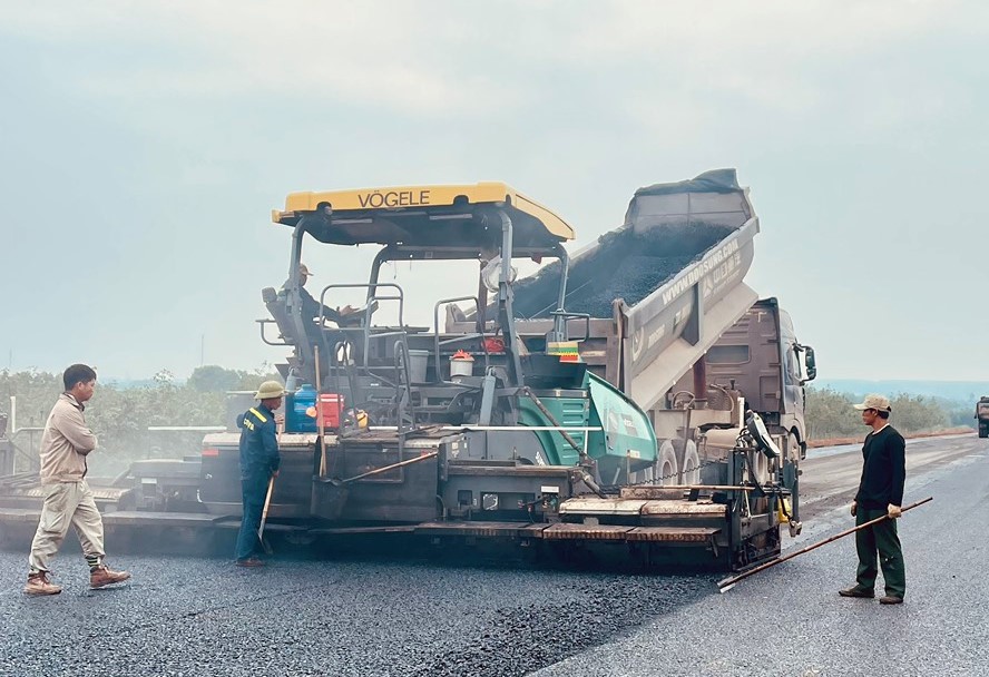 Cao tốc Vạn Ninh - Cam Lộ qua Quảng Trị đang thi công thế nào?- Ảnh 8. Cao tốc Vạn Ninh - Cam Lộ qua Quảng Trị đang thi công thế nào?- Ảnh 8.