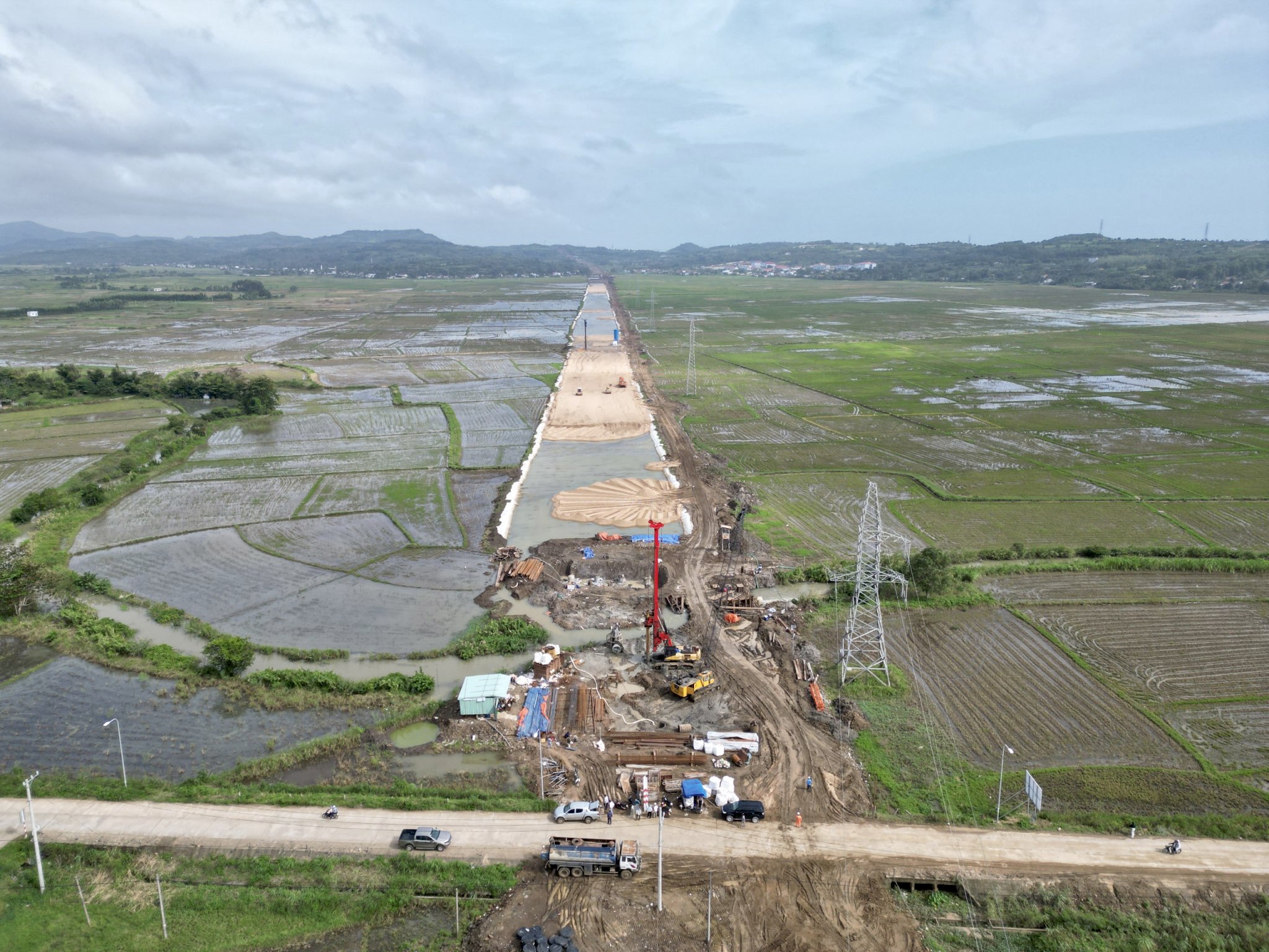Xuân về trên công trường cao tốc Chí Thạnh - Vân Phong, Vân Phong - Nha Trang- Ảnh 1. Xuân về trên công trường cao tốc Chí Thạnh - Vân Phong, Vân Phong - Nha Trang- Ảnh 1.