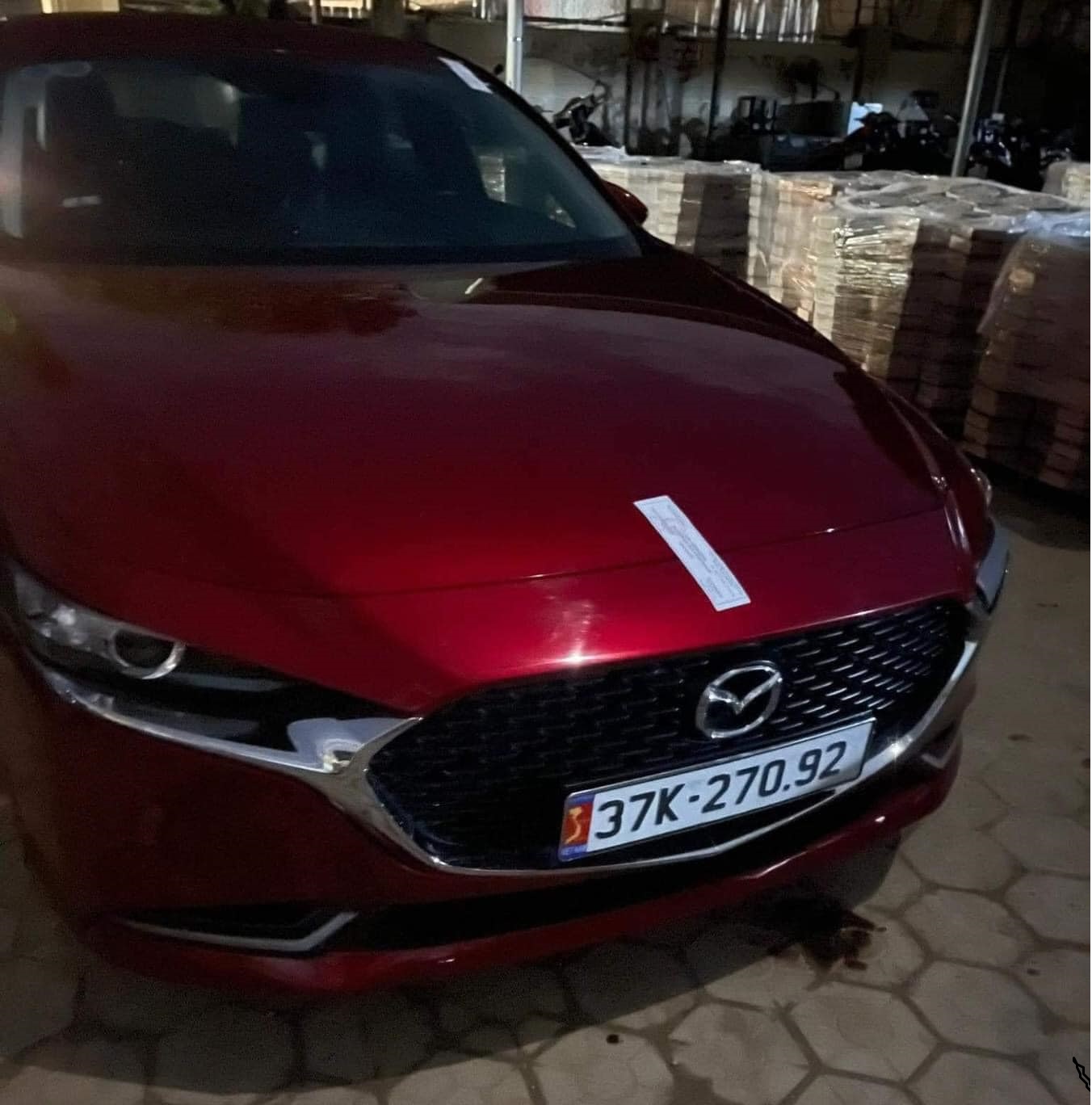 Điều tra tài xế ôtô “thông chốt” đo nồng độ cồn, tông xe vào CSGT ở Nghệ An- Ảnh 2.