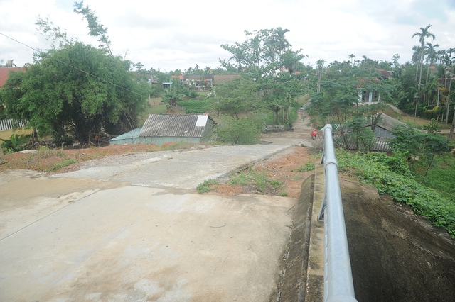 Cầu hàng chục tỷ ở Quảng Nam xây xong Cầu hàng chục tỷ ở Quảng Nam xây xong