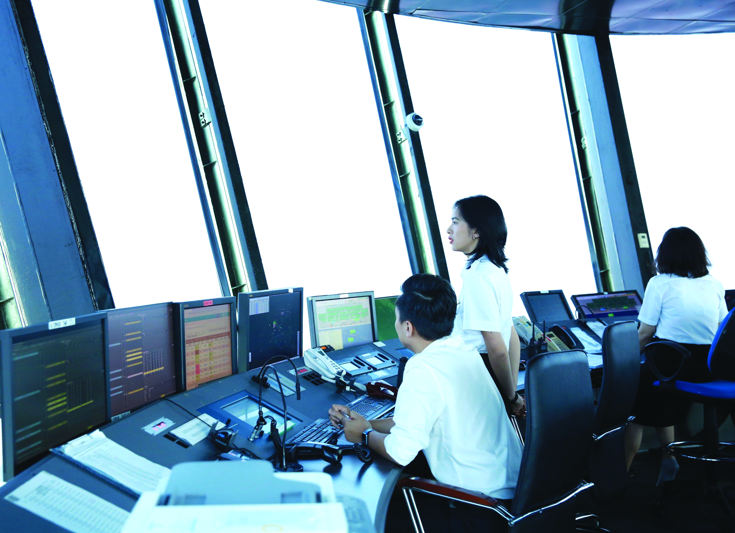 Kíp trực điều hành bay tại Đài Kiểm soát không lưu Nội Bài