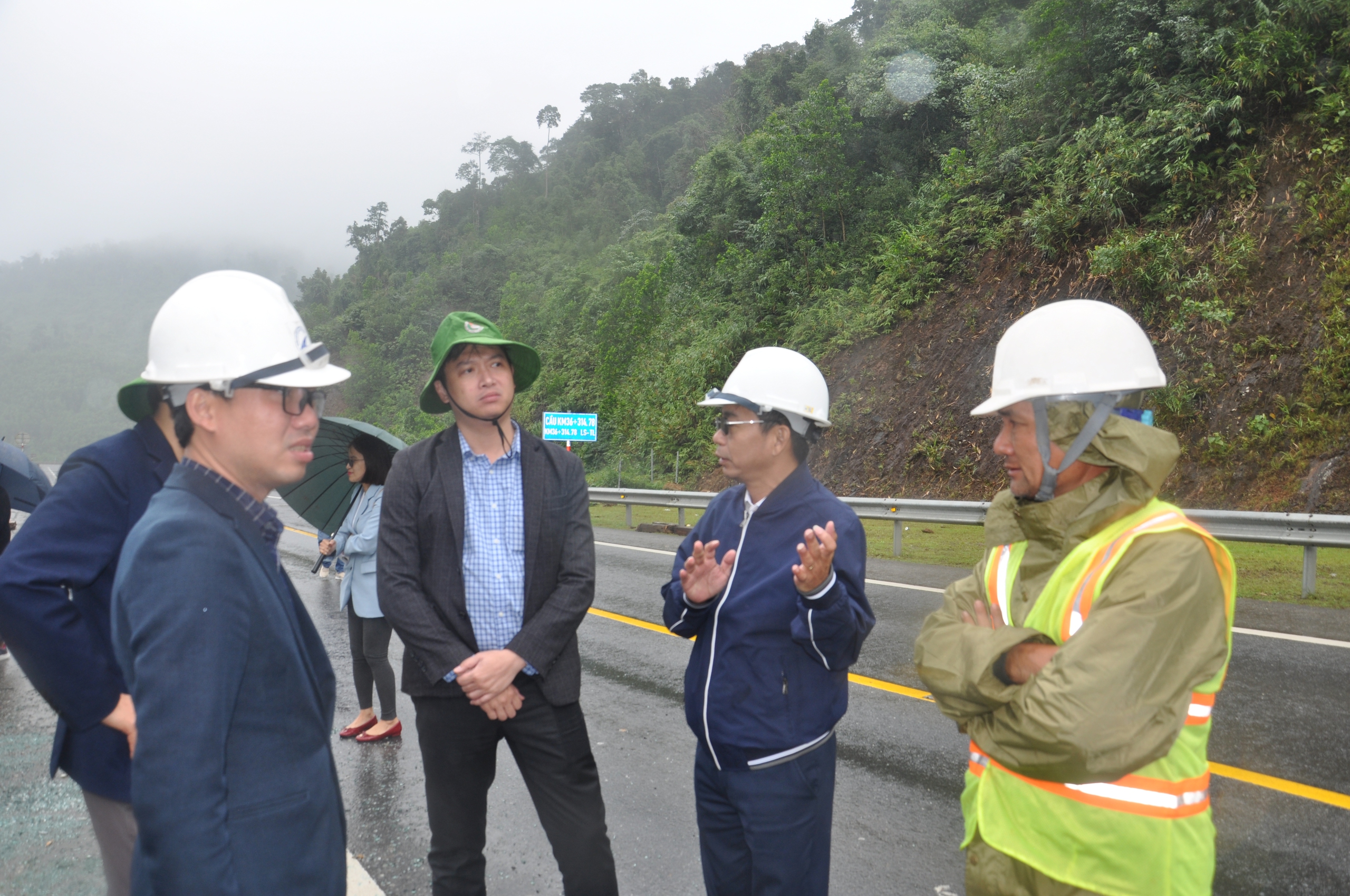 Vụ TNGT xe khách ở Đà Nẵng: Làm rõ trách nhiệm, vì sao xe khách không truyền dữ liệu hành trình?- Ảnh 9.