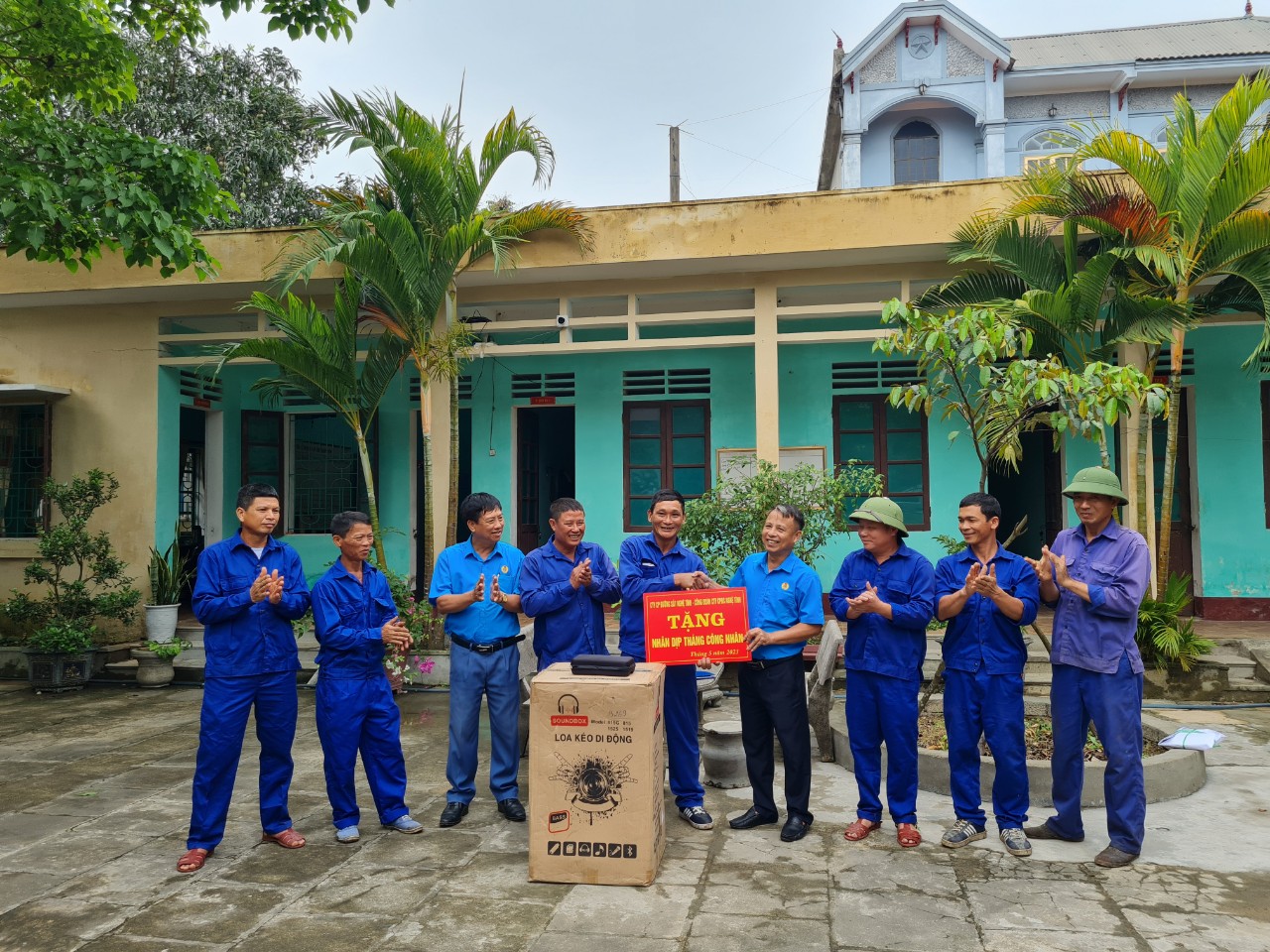 Đường sắt Nghệ Tĩnh: Vượt khó vươn lên, chăm lo tốt đời sống người lao động- Ảnh 3. Đường sắt Nghệ Tĩnh: Vượt khó vươn lên, chăm lo tốt đời sống người lao động- Ảnh 3.