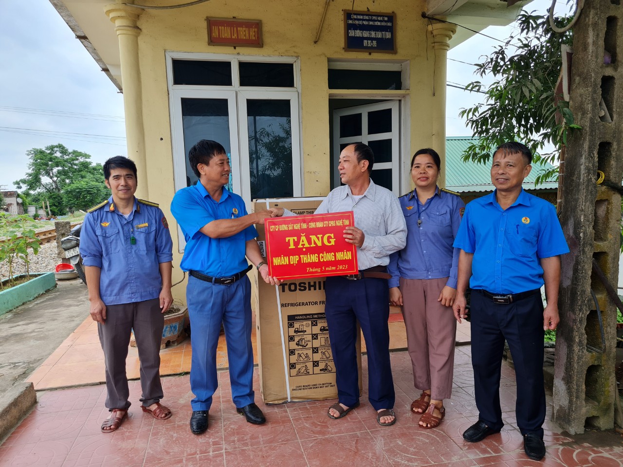 Đường sắt Nghệ Tĩnh: Vượt khó vươn lên, chăm lo tốt đời sống người lao động- Ảnh 4. Đường sắt Nghệ Tĩnh: Vượt khó vươn lên, chăm lo tốt đời sống người lao động- Ảnh 4.