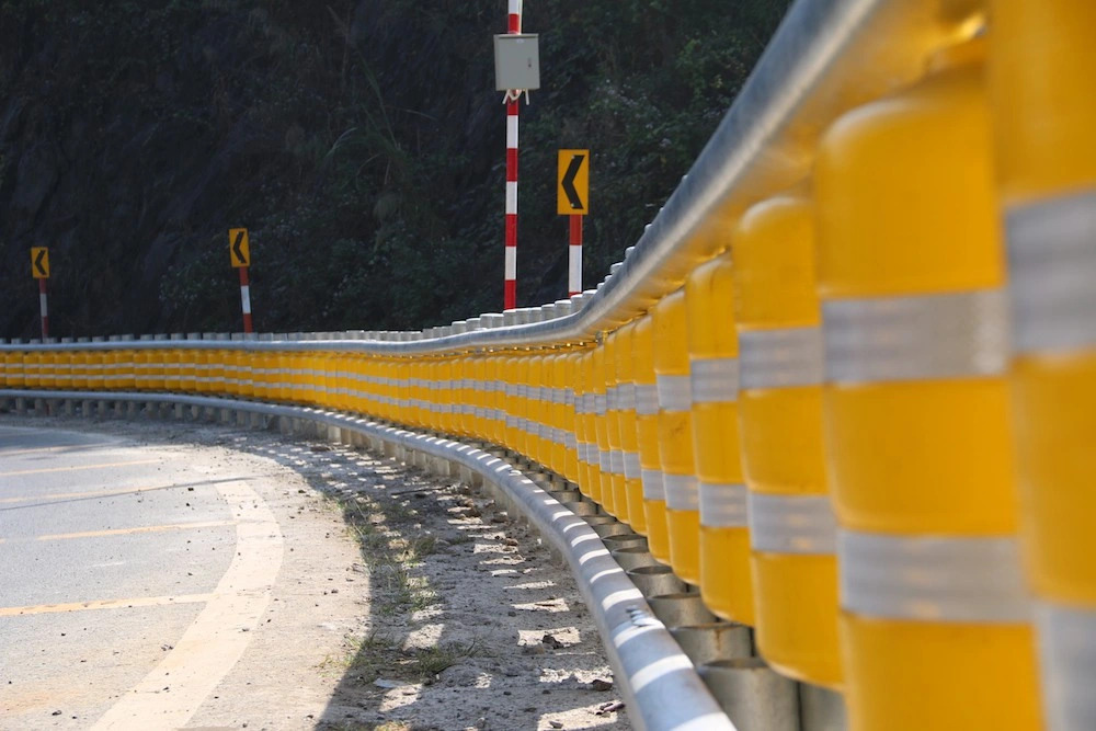 Từ vụ xe khách lao xuống vực ở Đà Nẵng, nhìn lại công nghệ hộ lan bánh xoay giúp giảm TNGT đường đèo dốc- Ảnh 5.