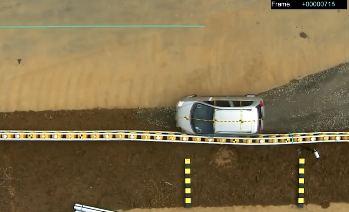 Từ vụ xe khách lao xuống vực ở Đà Nẵng, nhìn lại công nghệ hộ lan bánh xoay giúp giảm TNGT đường đèo dốc- Ảnh 3.