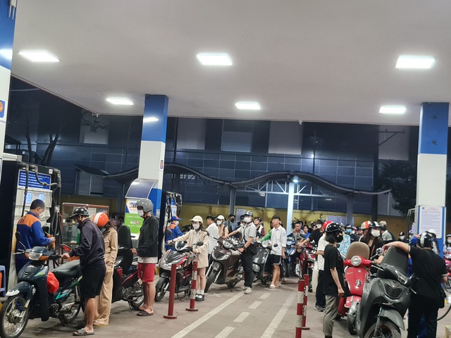 Giá xăng tăng sốc, cao nhất từ đầu năm 2024- Ảnh 1.