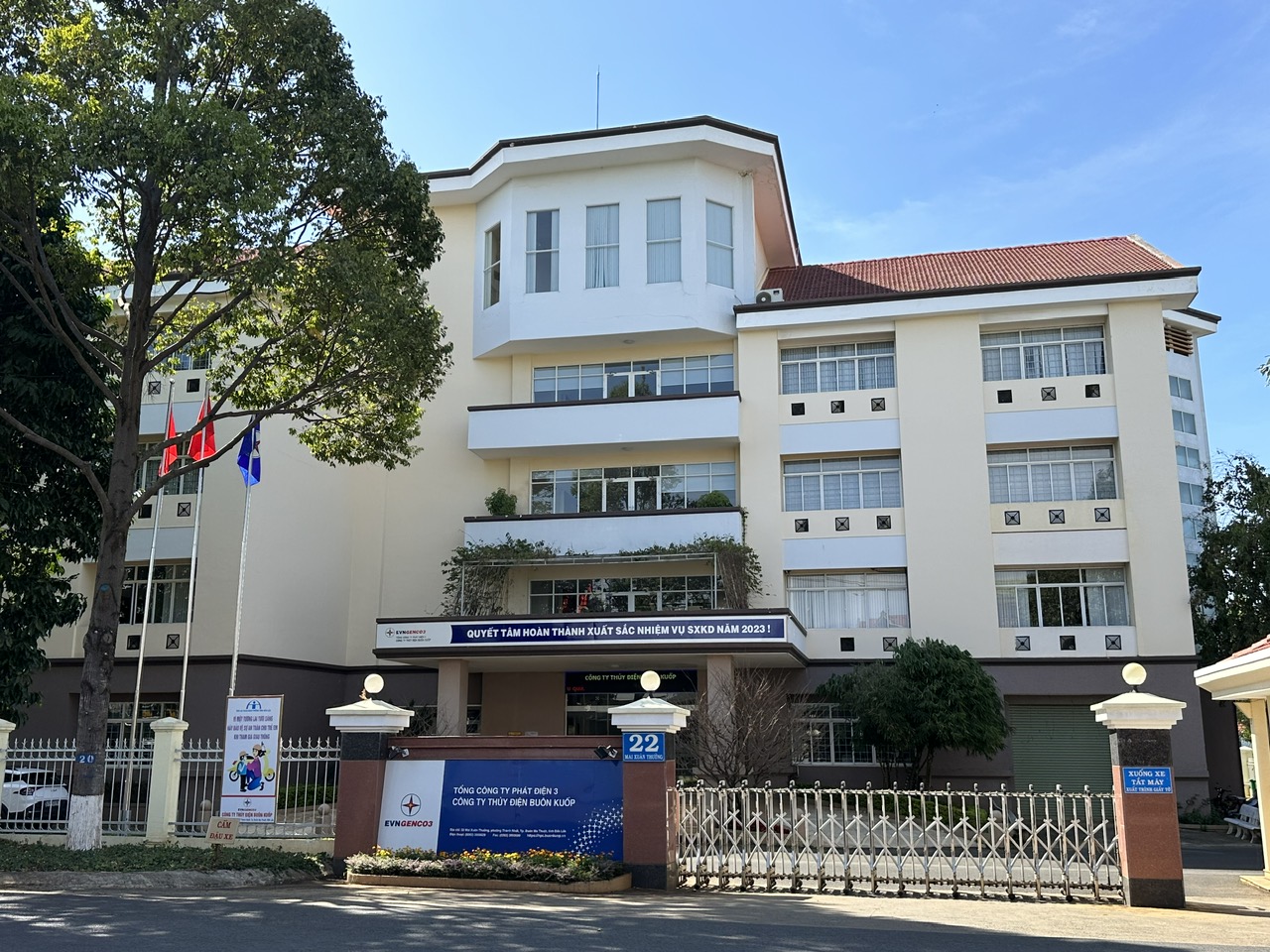 Công ty Thủy điện Buôn Kuốp: 