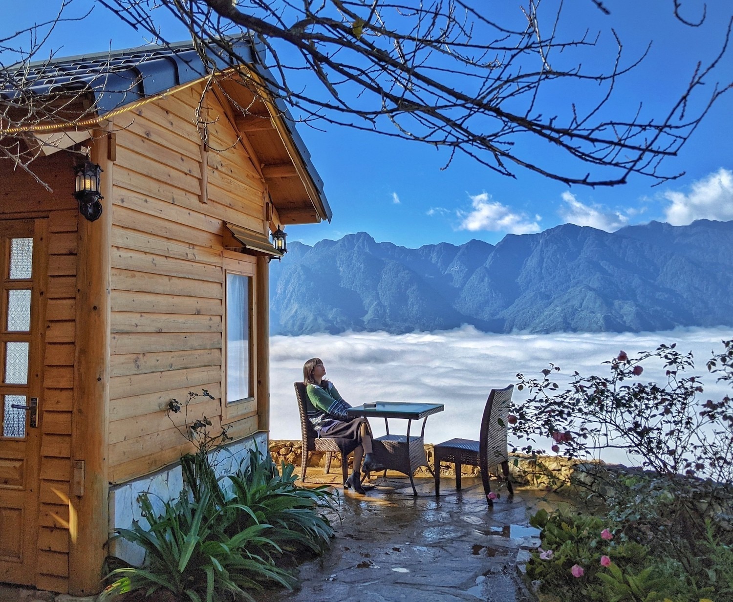 Biển mây nhìn từ homestay tại thung lũng Mường Hoa, Sa Pa - Ảnh: VnExpress. Biển mây nhìn từ homestay tại thung lũng Mường Hoa, Sa Pa - Ảnh: VnExpress.