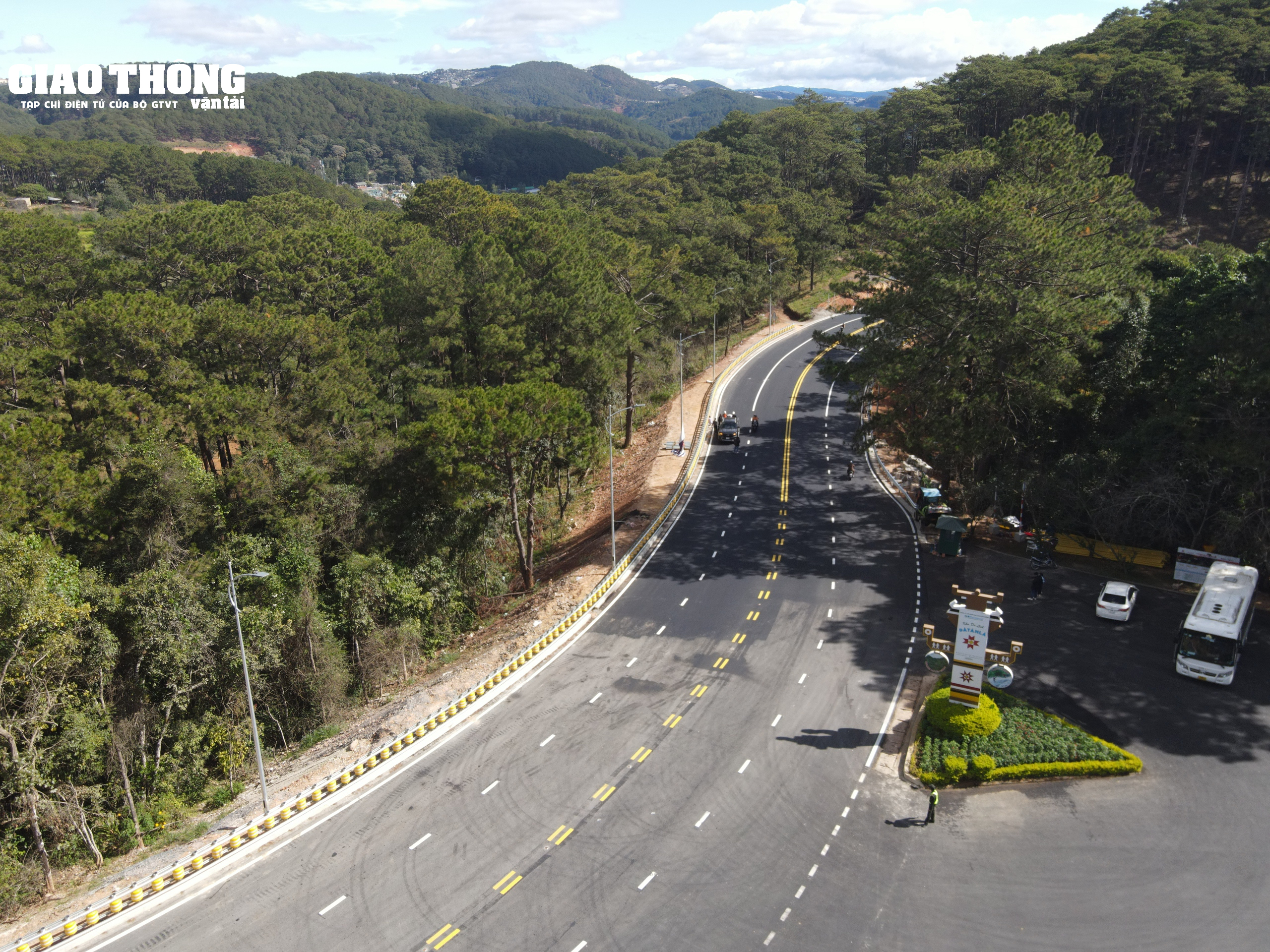 Đưa vào sử dụng hộ lan bánh xoay trên đèo Prenn - Đà Lạt- Ảnh 7.