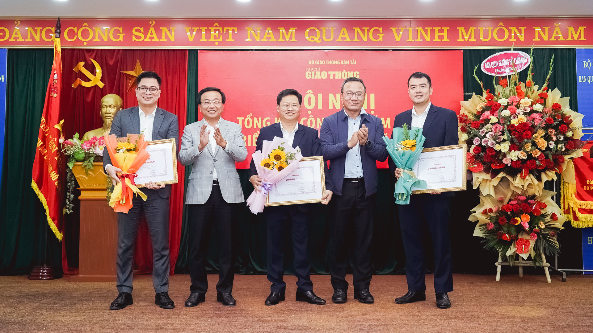 Thứ trưởng Nguyễn Danh Huy: 