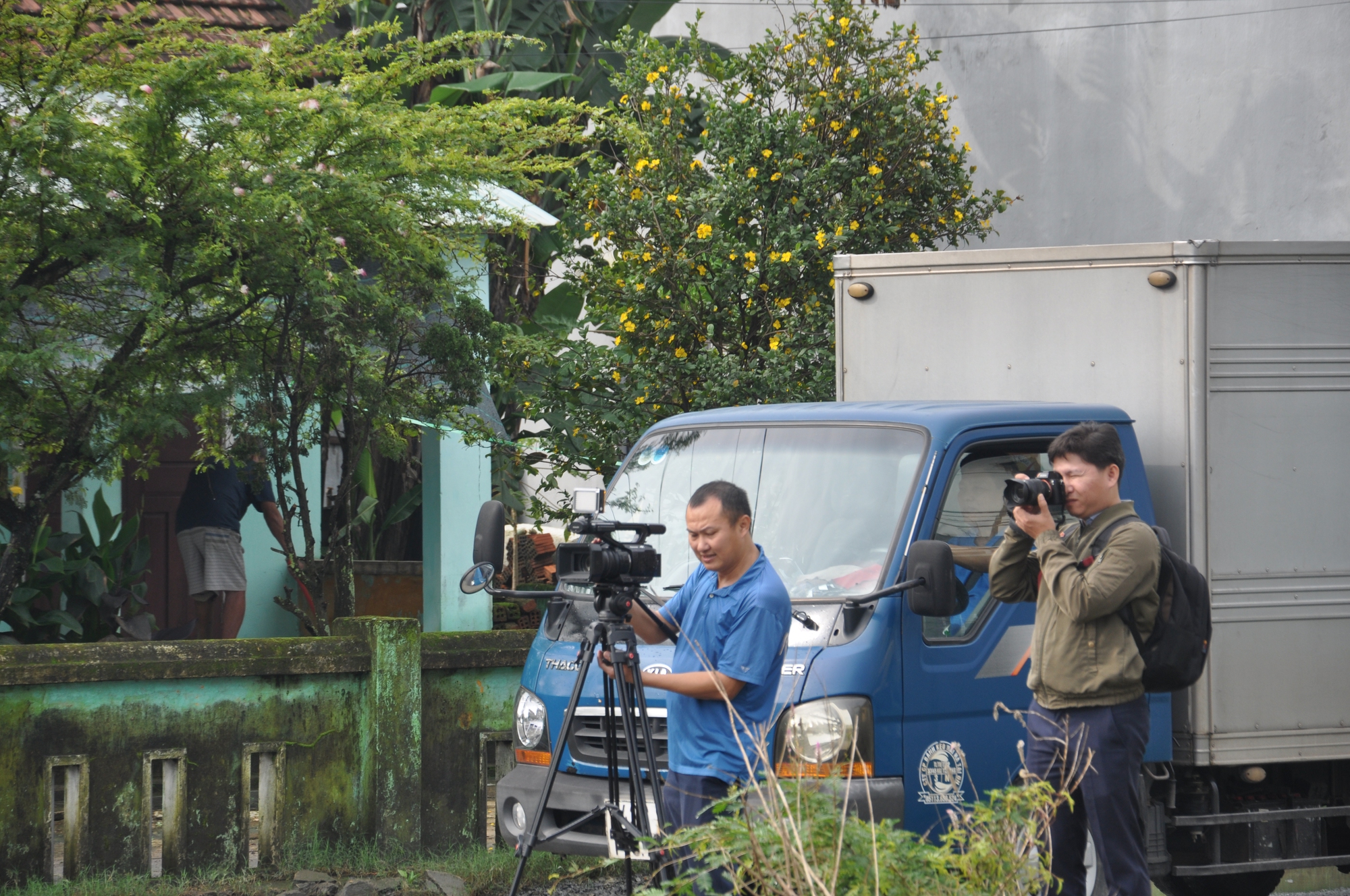 Bất chấp đường cấm, ôtô nối đuôi né trạm thu phí, bức tử đường dân sinh ở Quảng Nam- Ảnh 2.