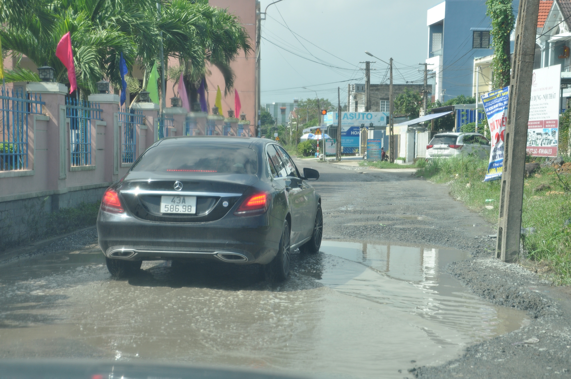 Bất chấp đường cấm, ôtô nối đuôi né trạm thu phí, bức tử đường dân sinh ở Quảng Nam- Ảnh 14.