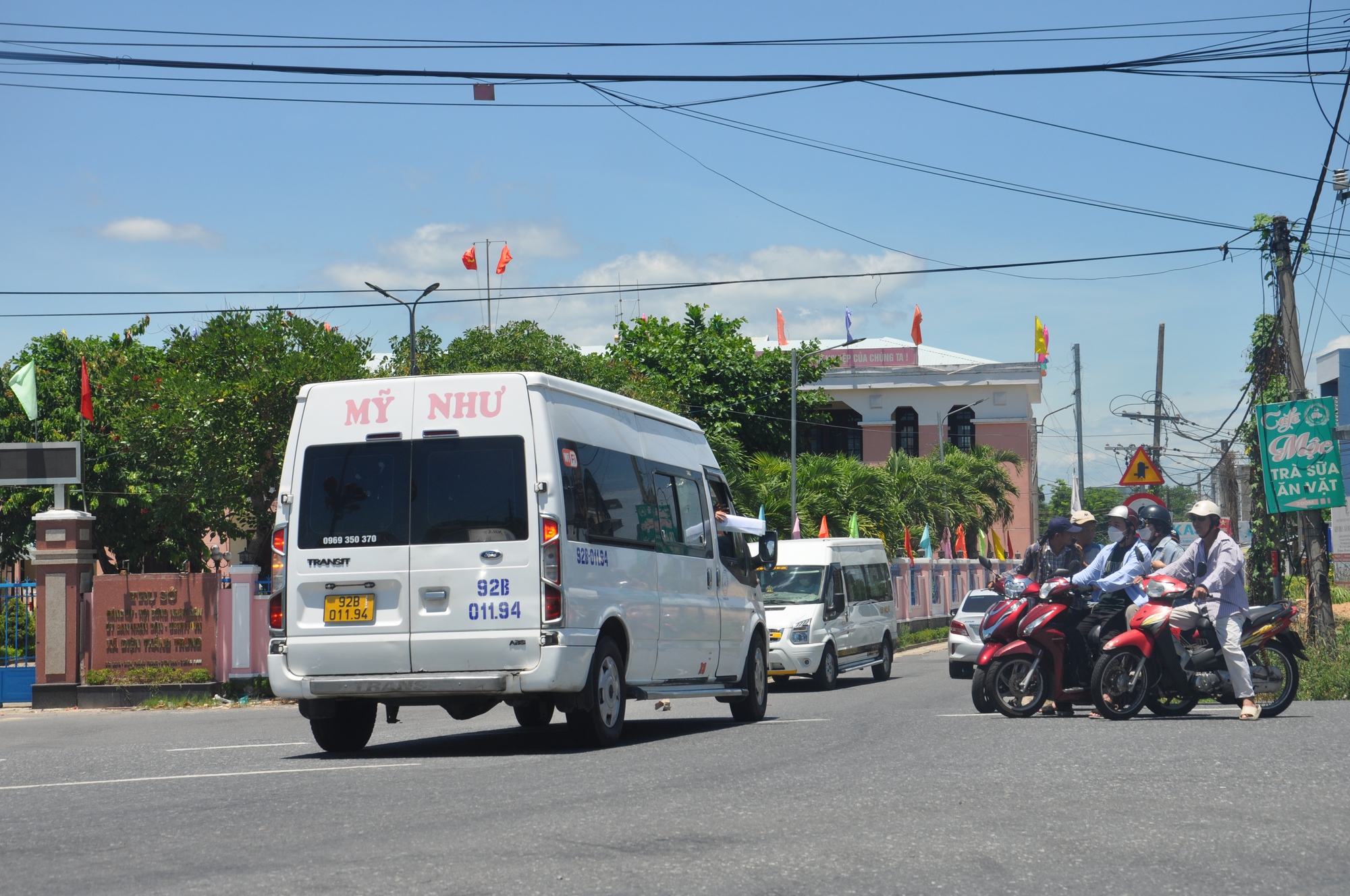 Bất chấp đường cấm, ôtô nối đuôi né trạm thu phí, bức tử đường dân sinh ở Quảng Nam- Ảnh 10.
