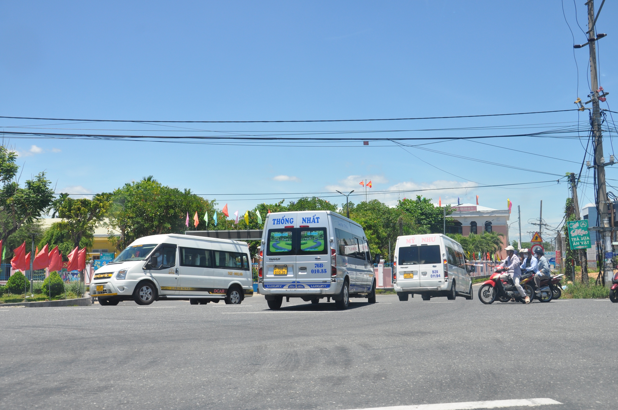 Bất chấp đường cấm, ôtô nối đuôi né trạm thu phí, bức tử đường dân sinh ở Quảng Nam- Ảnh 11.