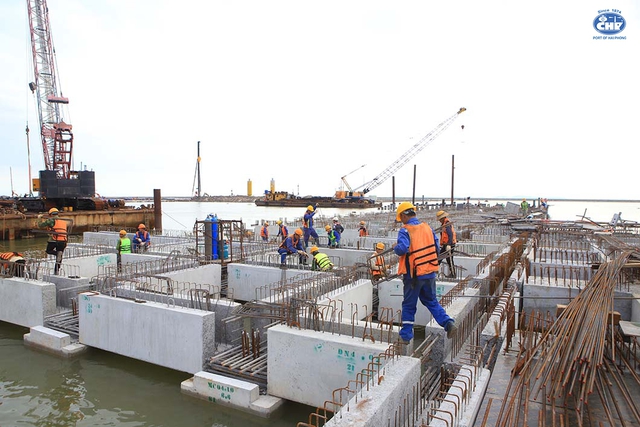 Chính phủ yêu cầu đẩy mạnh phát triển hệ thống cao tốc, sân bay, bến cảng- Ảnh 2.