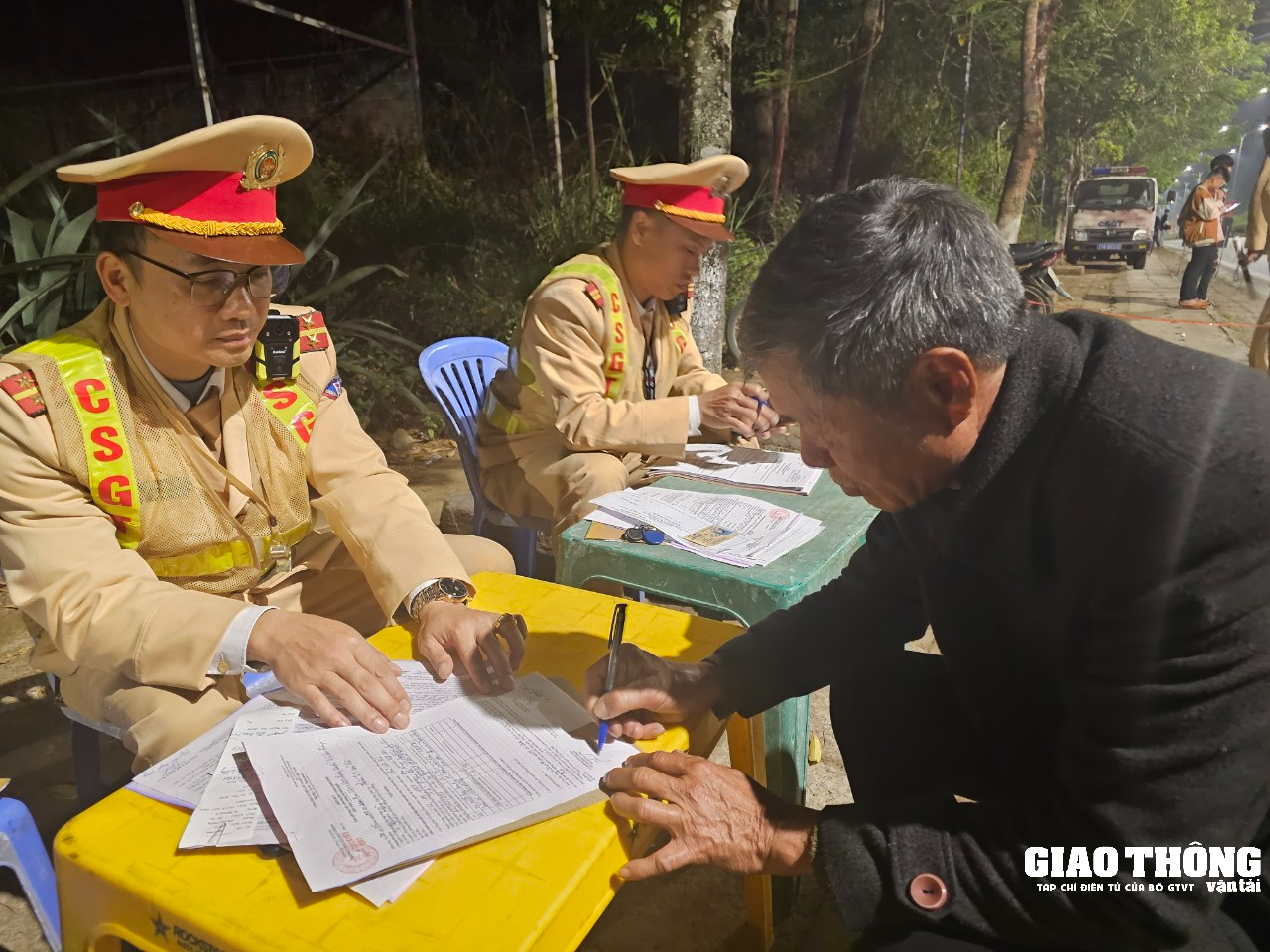 Mất gần một tháng lương vì vài chén rượu tất niên- Ảnh 5.