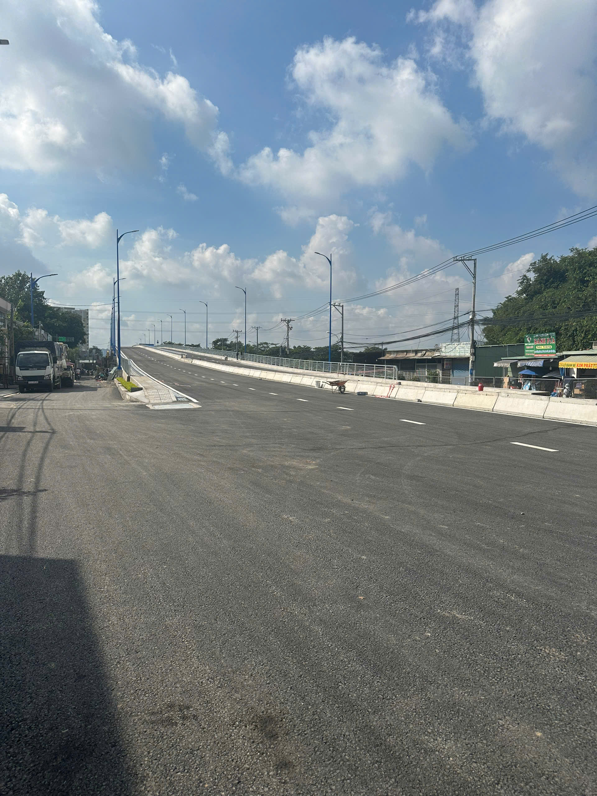 Hình ảnh cầu Nam Lý trước ngày thông xe - Ảnh 4.