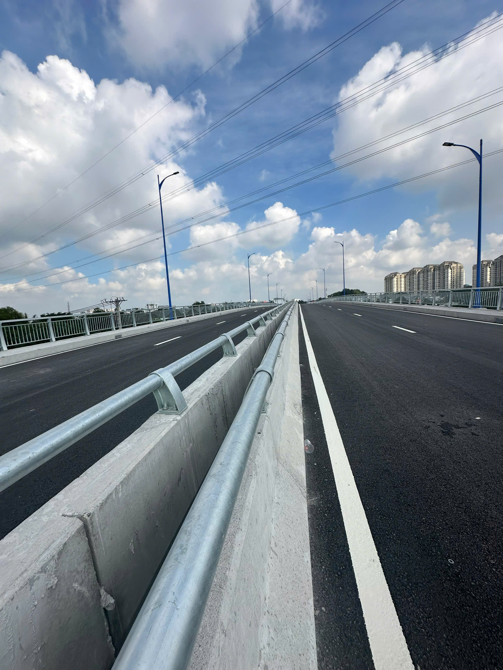 Hình ảnh cầu Nam Lý trước ngày thông xe - Ảnh 5.